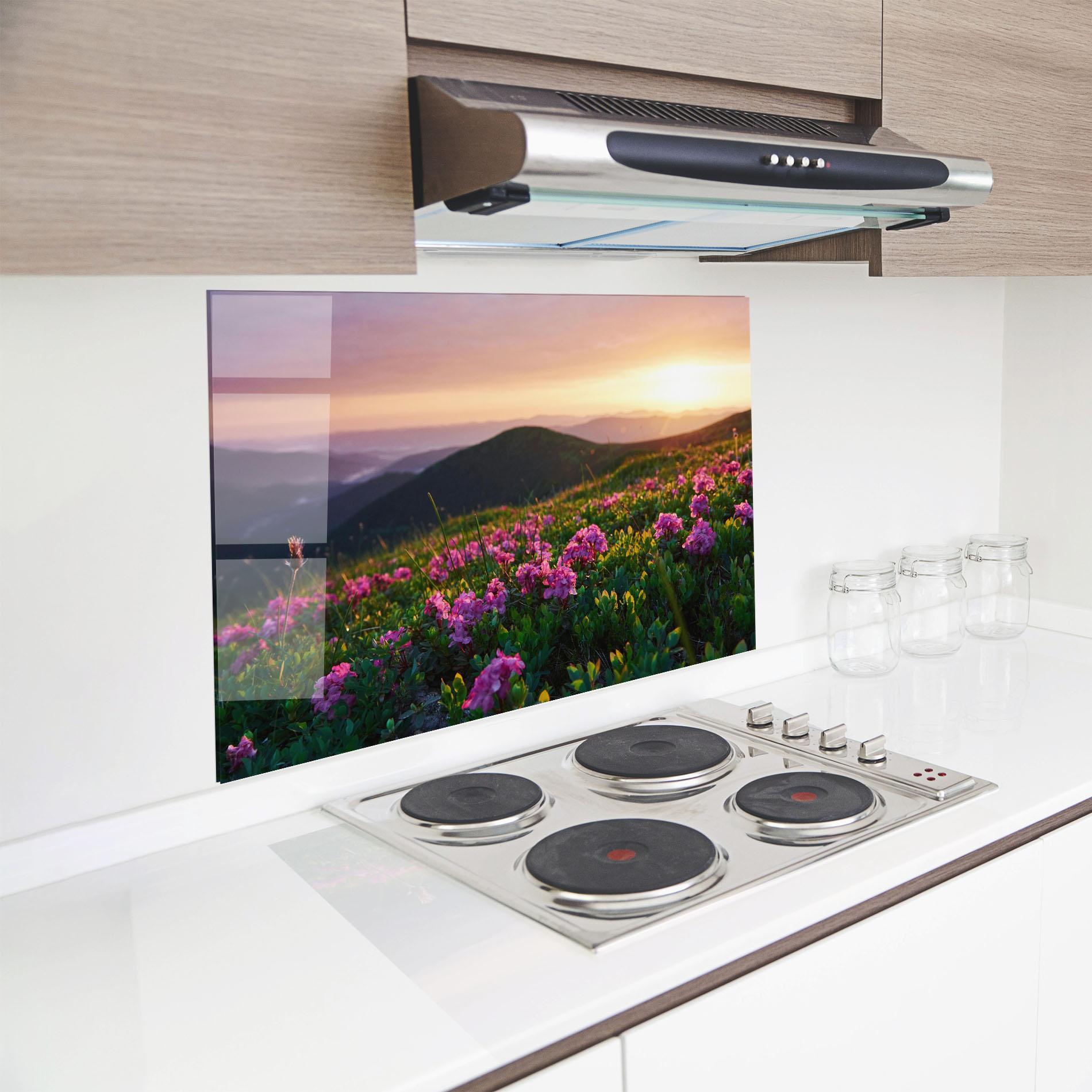 Küchenrückwand Glas Purple Summer Flowers mockup 8