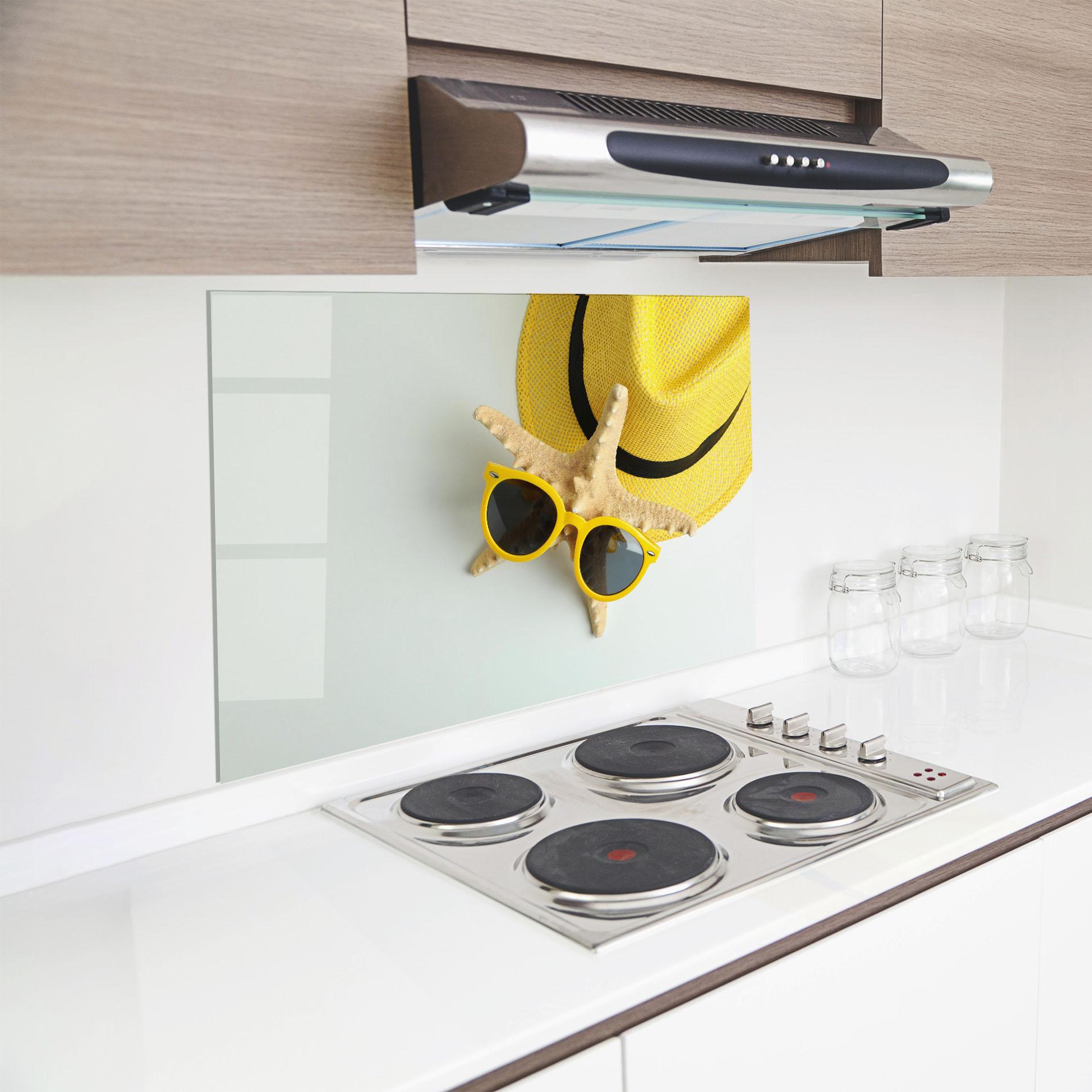 Küchenrückwand Glas Seastar Sunglasses mockup 8