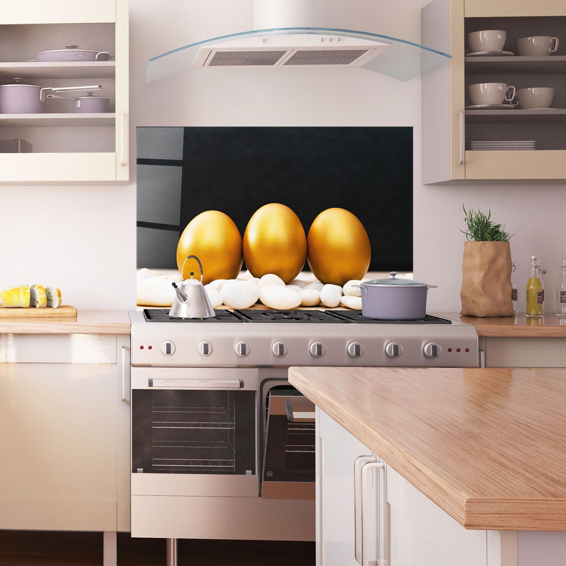 Küchenrückwand Glas Golden Easter Egg mockup 1