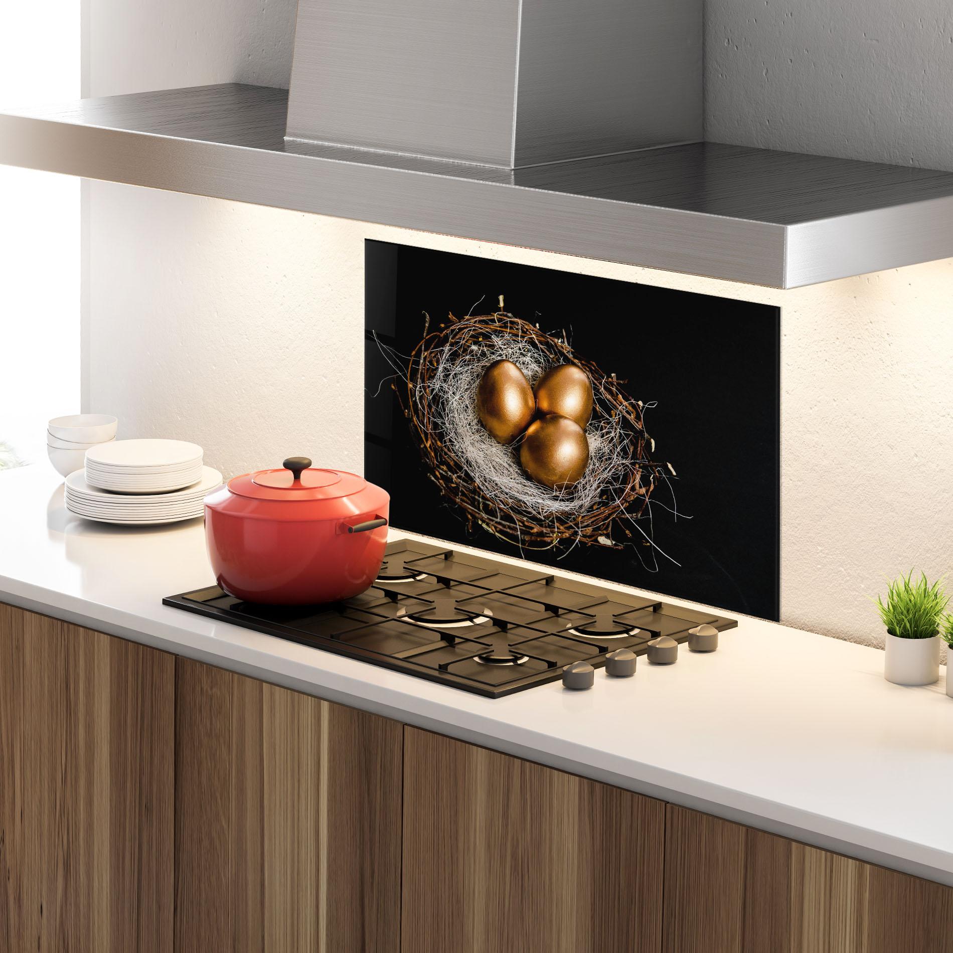 Küchenrückwand Glas Pretty Golden Easter Eggs mockup 4