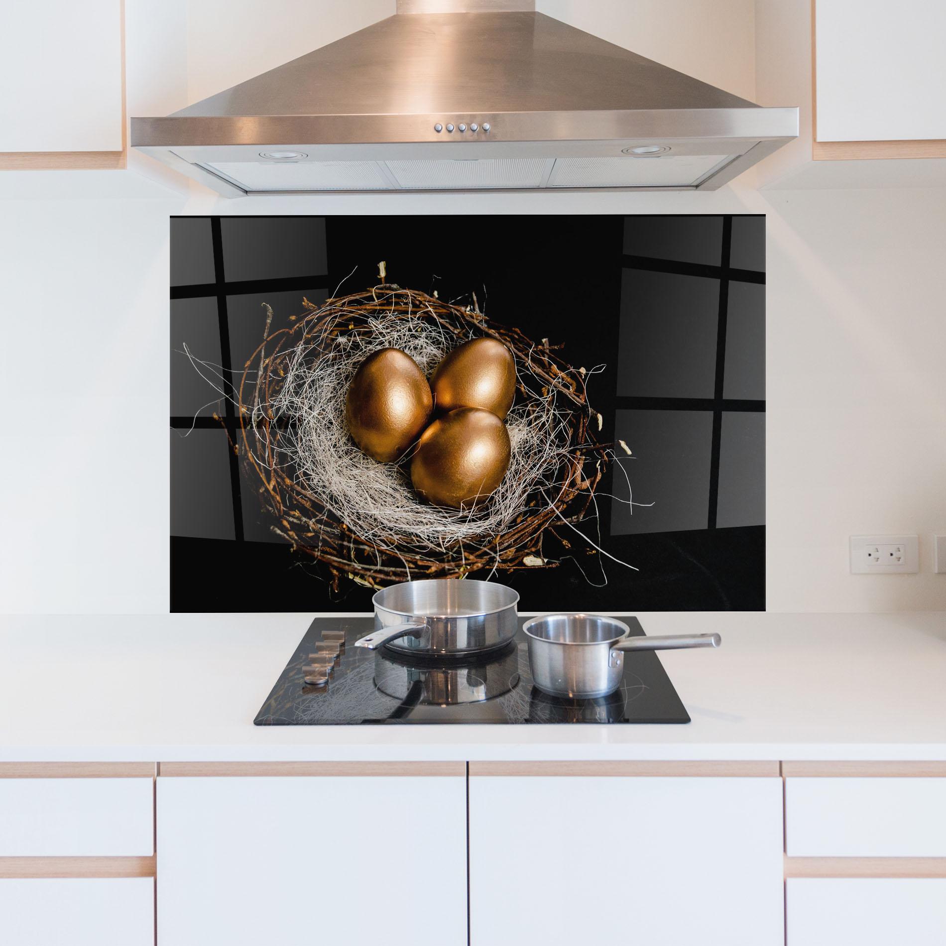 Küchenrückwand Glas Pretty Golden Easter Eggs mockup 5