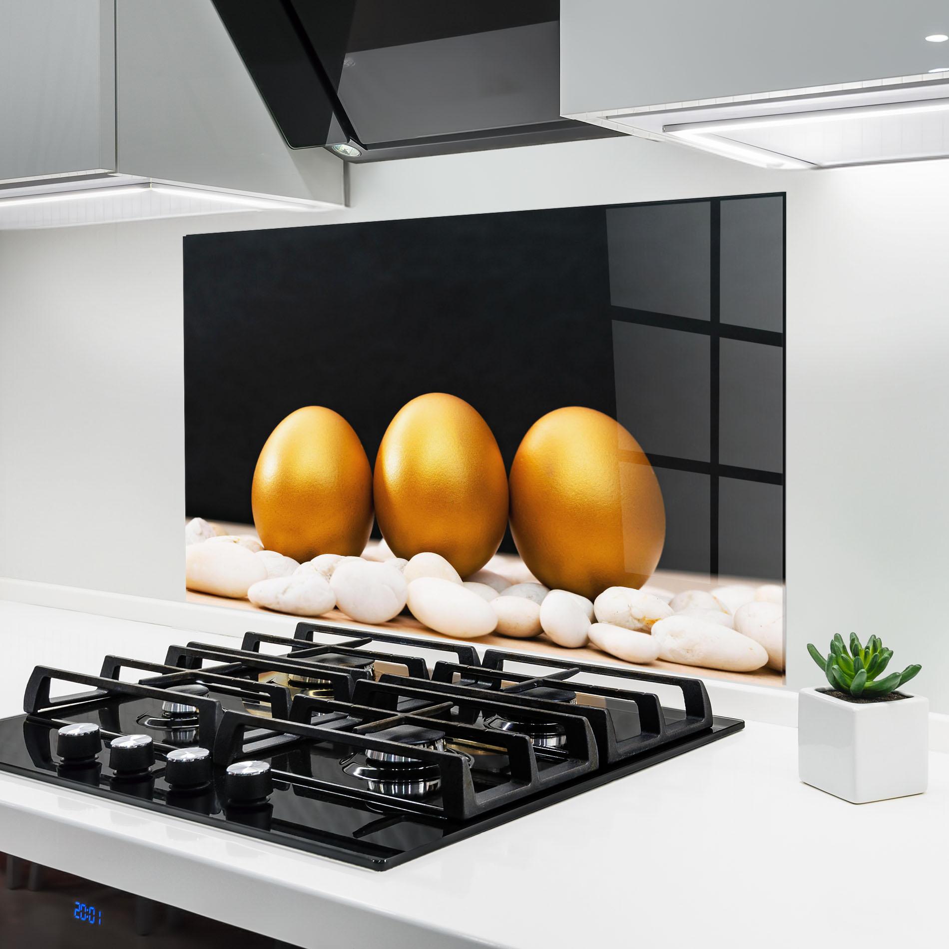 Küchenrückwand Glas Golden Easter Egg mockup 6