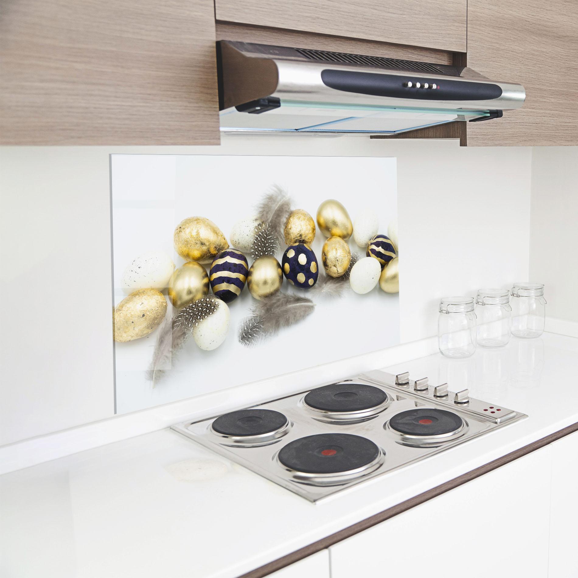 Küchenrückwand Glas Golden Black Eggs mockup 8