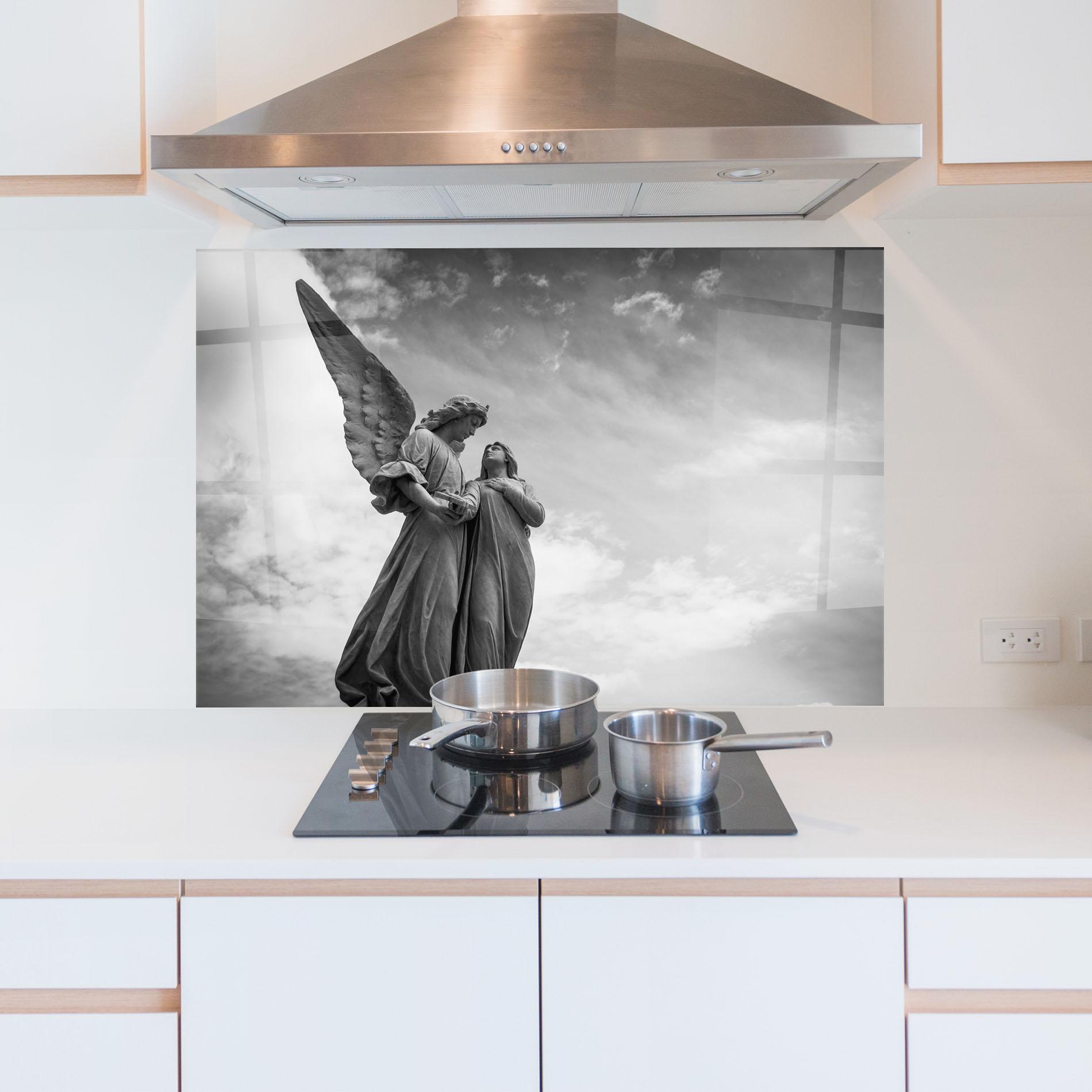 Küchenrückwand Glas Grey Stone Angels mockup 5