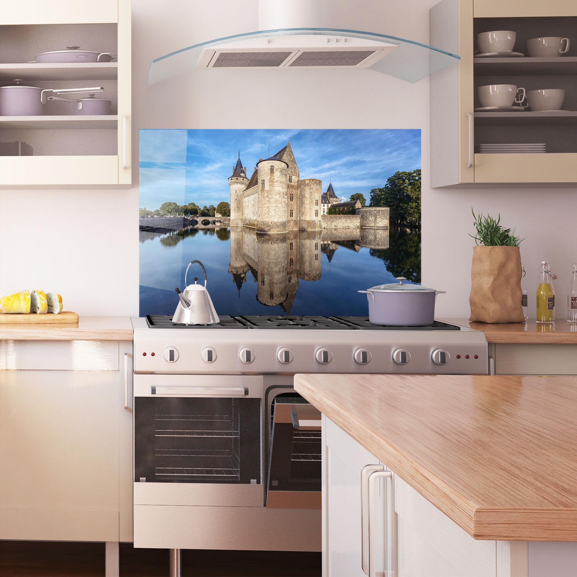 Küchenrückwand Glas Castle Chateau De Sullysurloire mockup 1