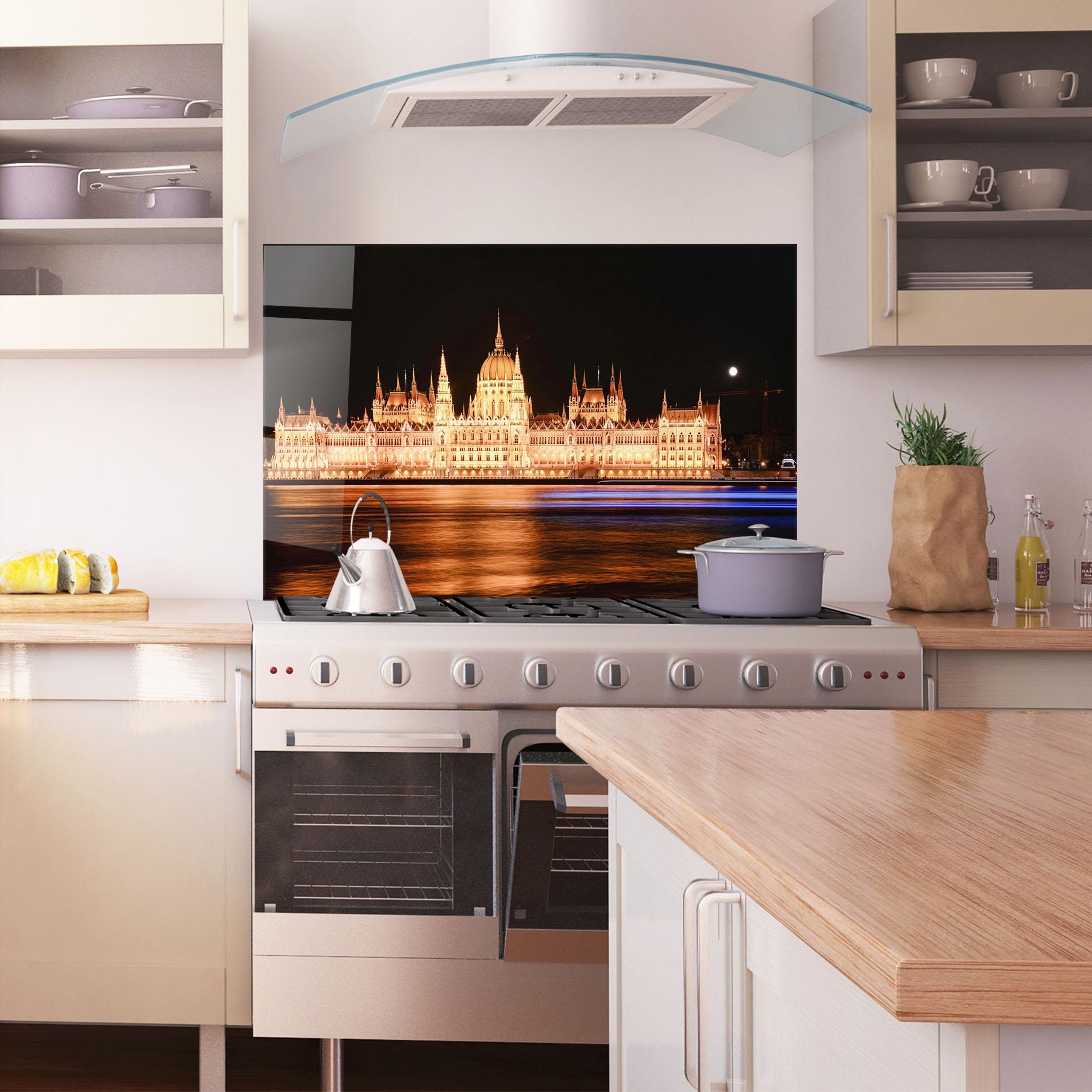 Küchenrückwand Glas Night Reflection mockup 1