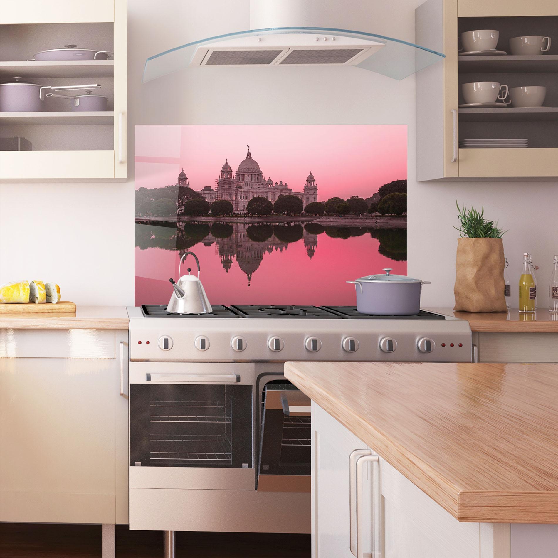 Küchenrückwand Glas Red Lake Reflection mockup 1