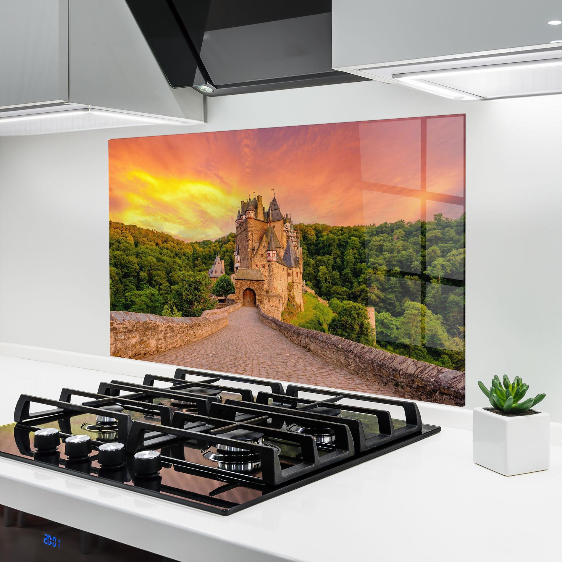 Küchenrückwand Glas Burg Eltz Castle mockup 6
