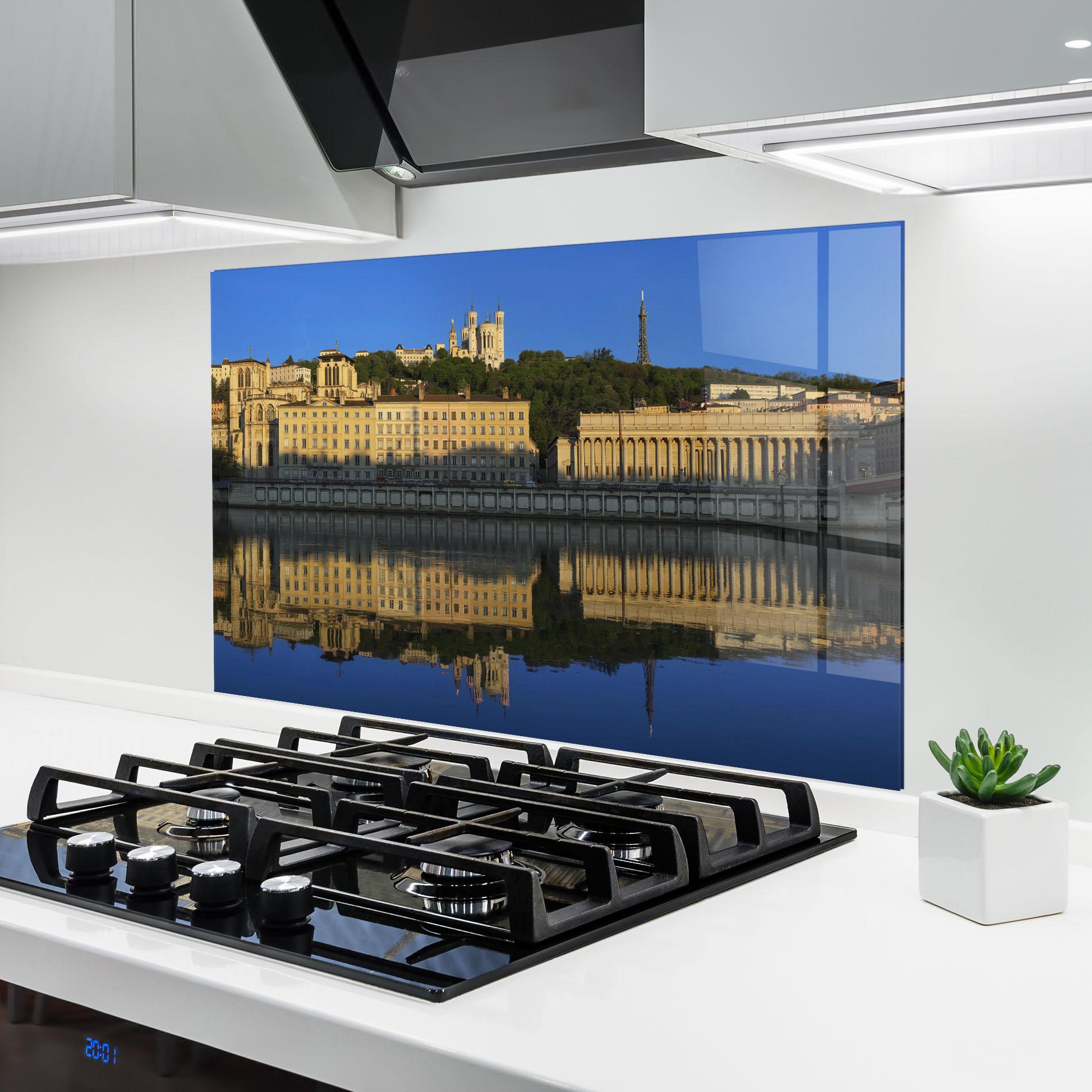 Küchenrückwand Glas Lyon France mockup 6