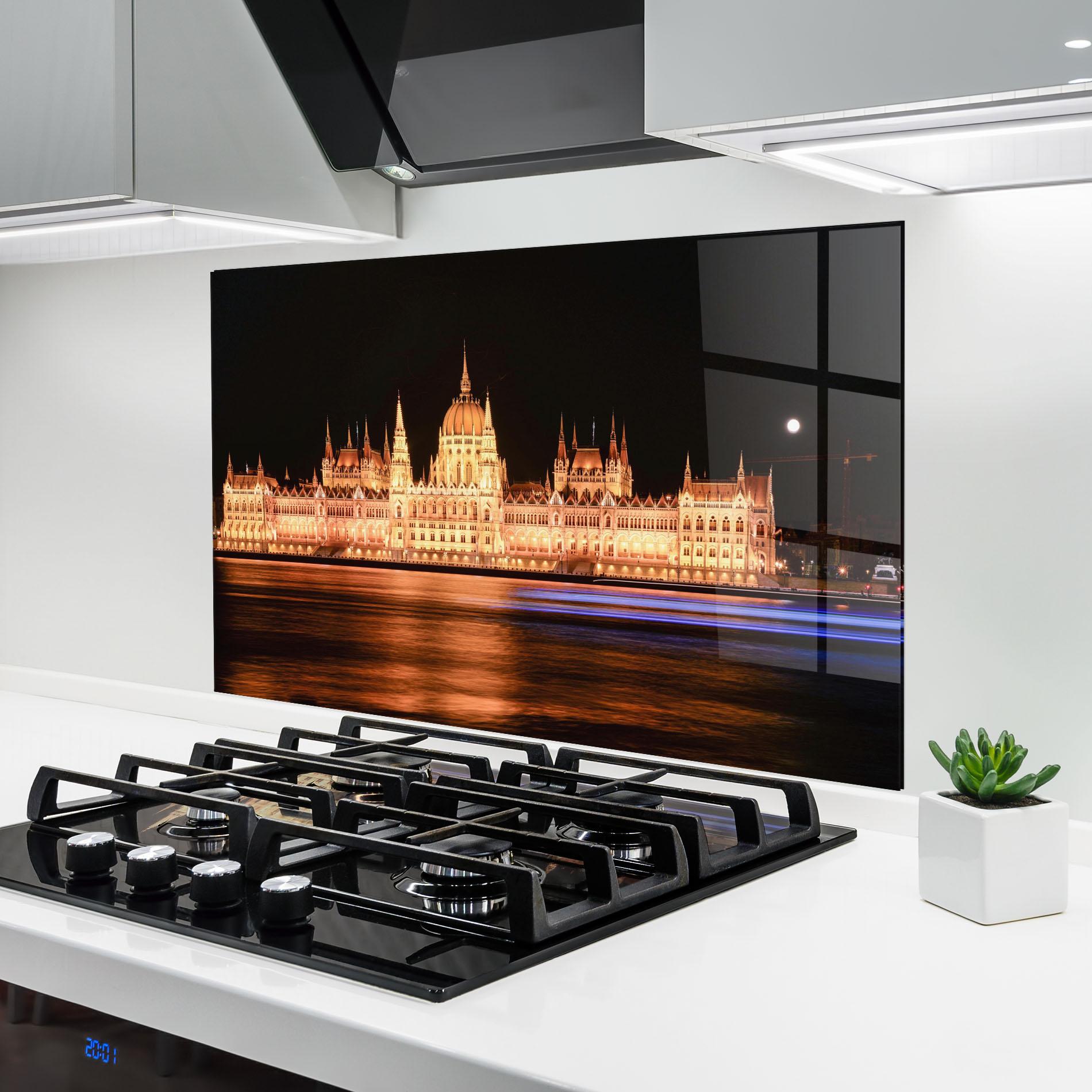 Küchenrückwand Glas Night Reflection mockup 6