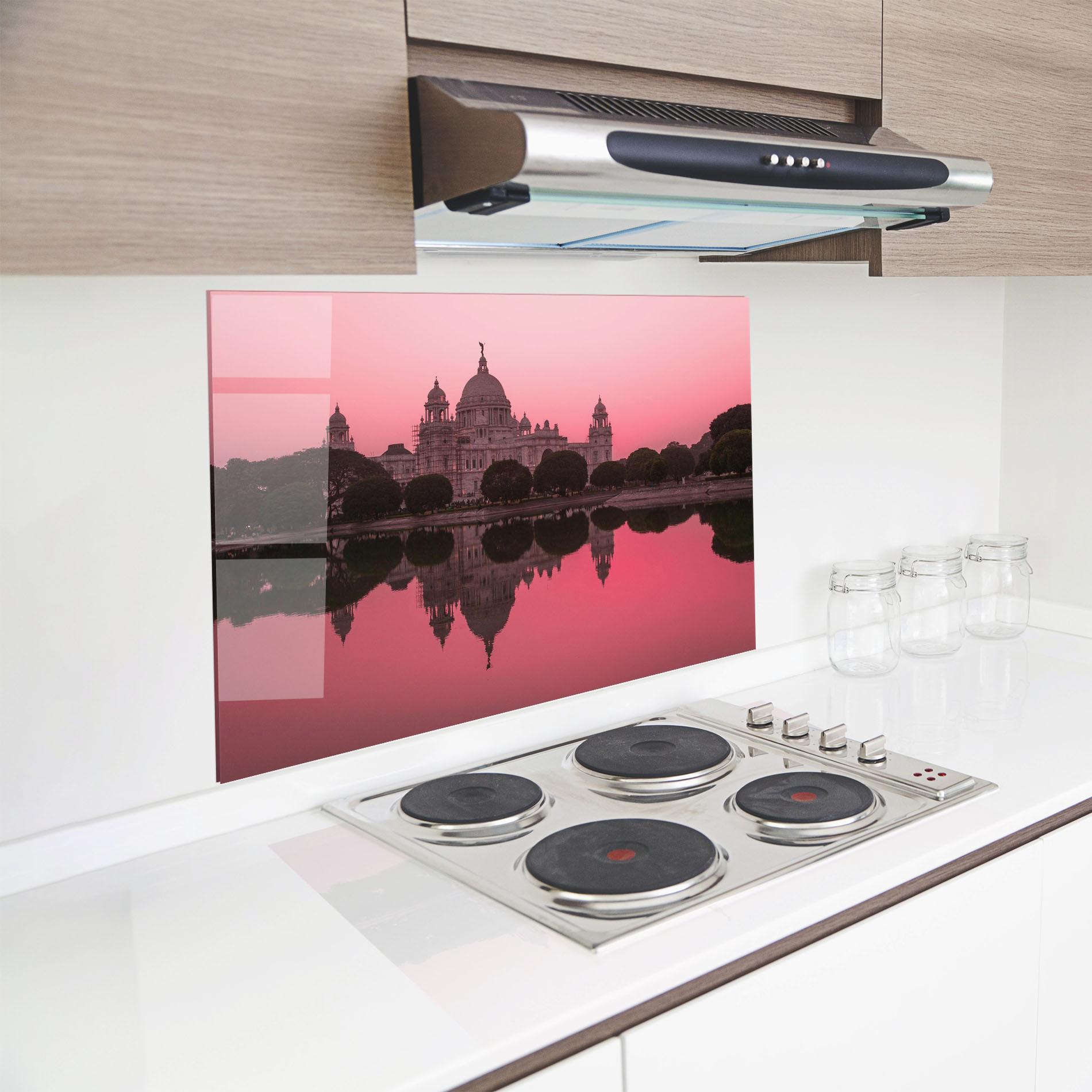 Küchenrückwand Glas Red Lake Reflection mockup 8