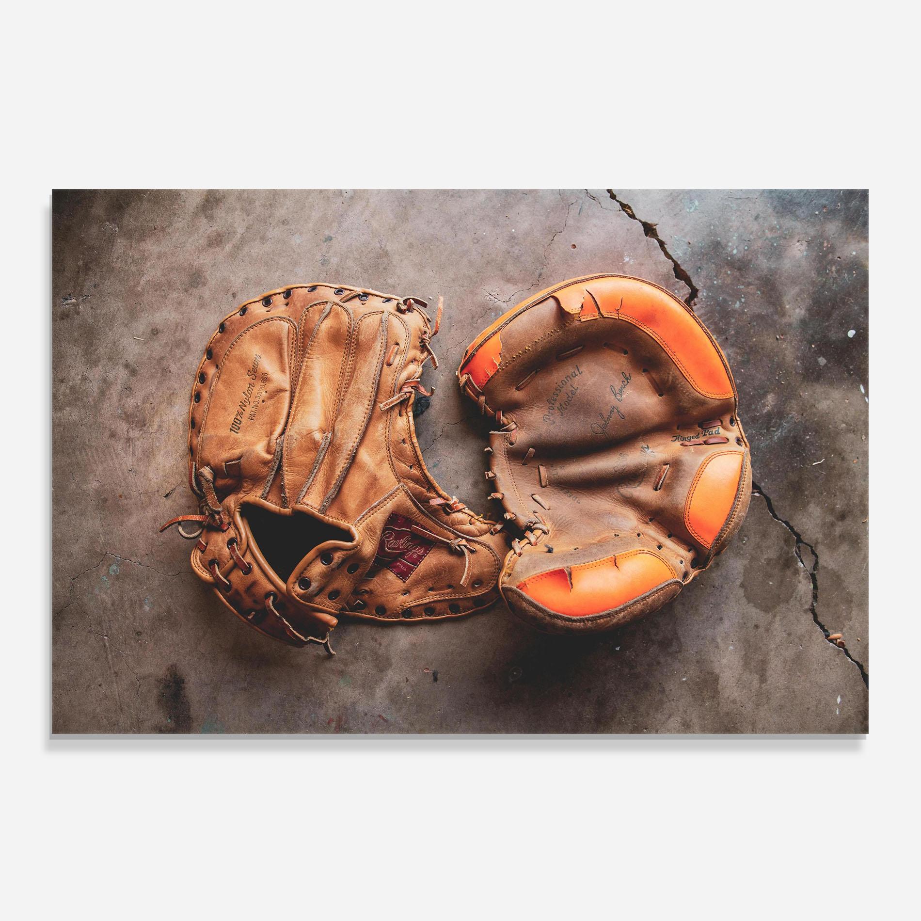 Küchenrückwand Glas Brown Orange Baseball Gloves mockup 0