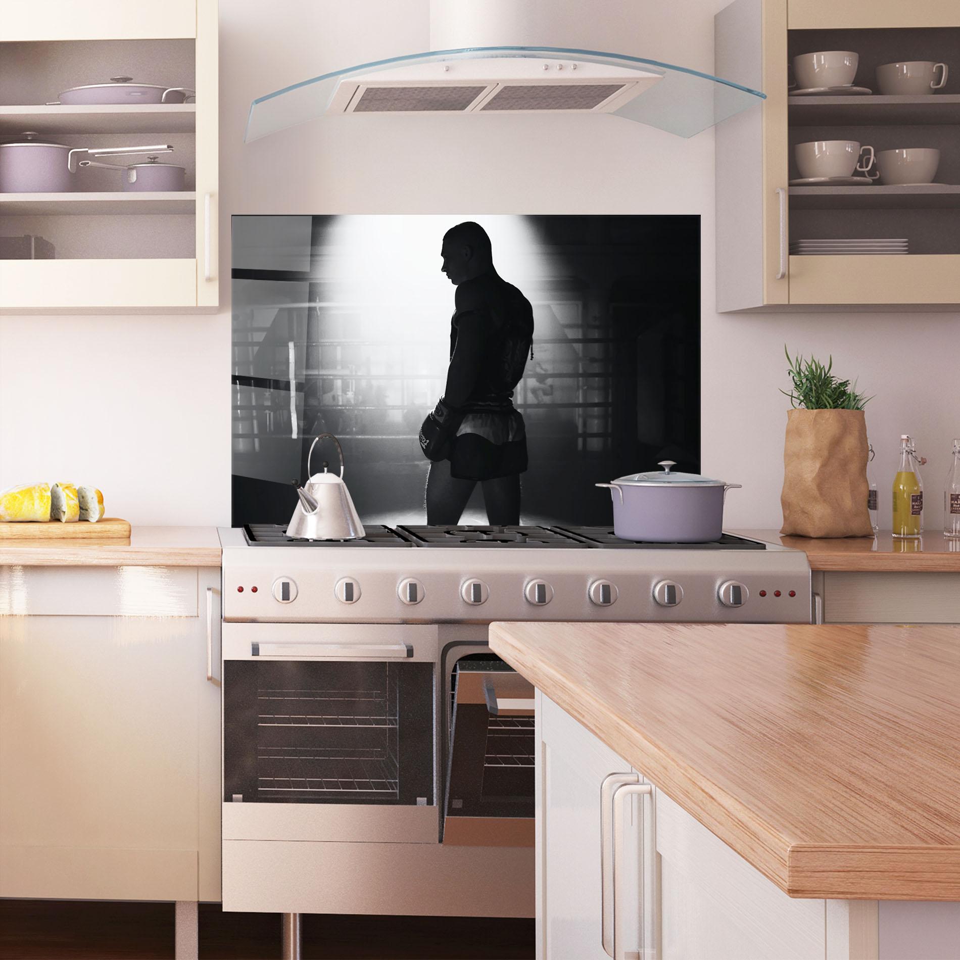 Küchenrückwand Glas Boxer Shilouette mockup 1