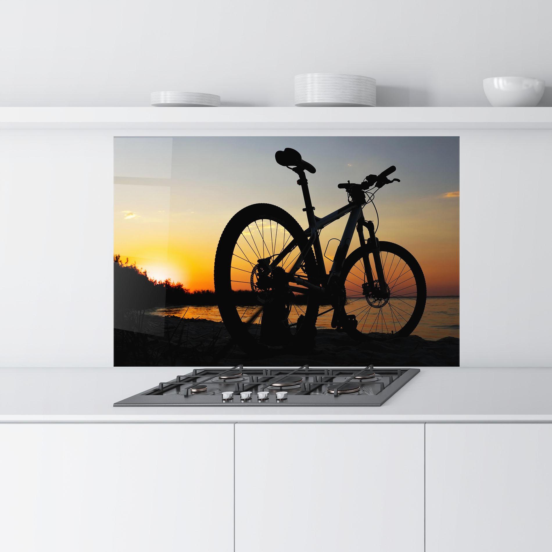 Küchenrückwand Glas Beach Bike Silhouette mockup 9