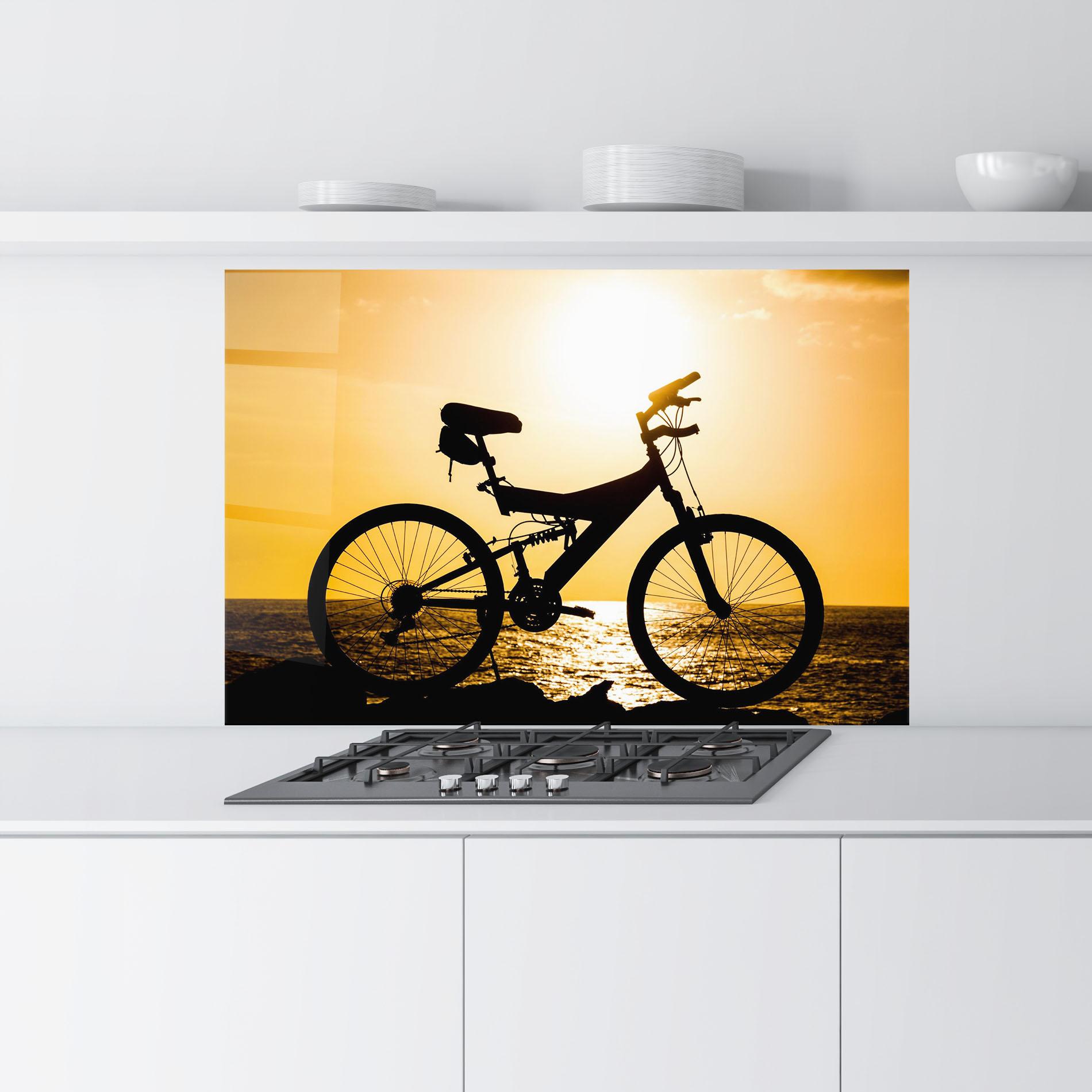 Küchenrückwand Glas Cream Sky Bike mockup 9