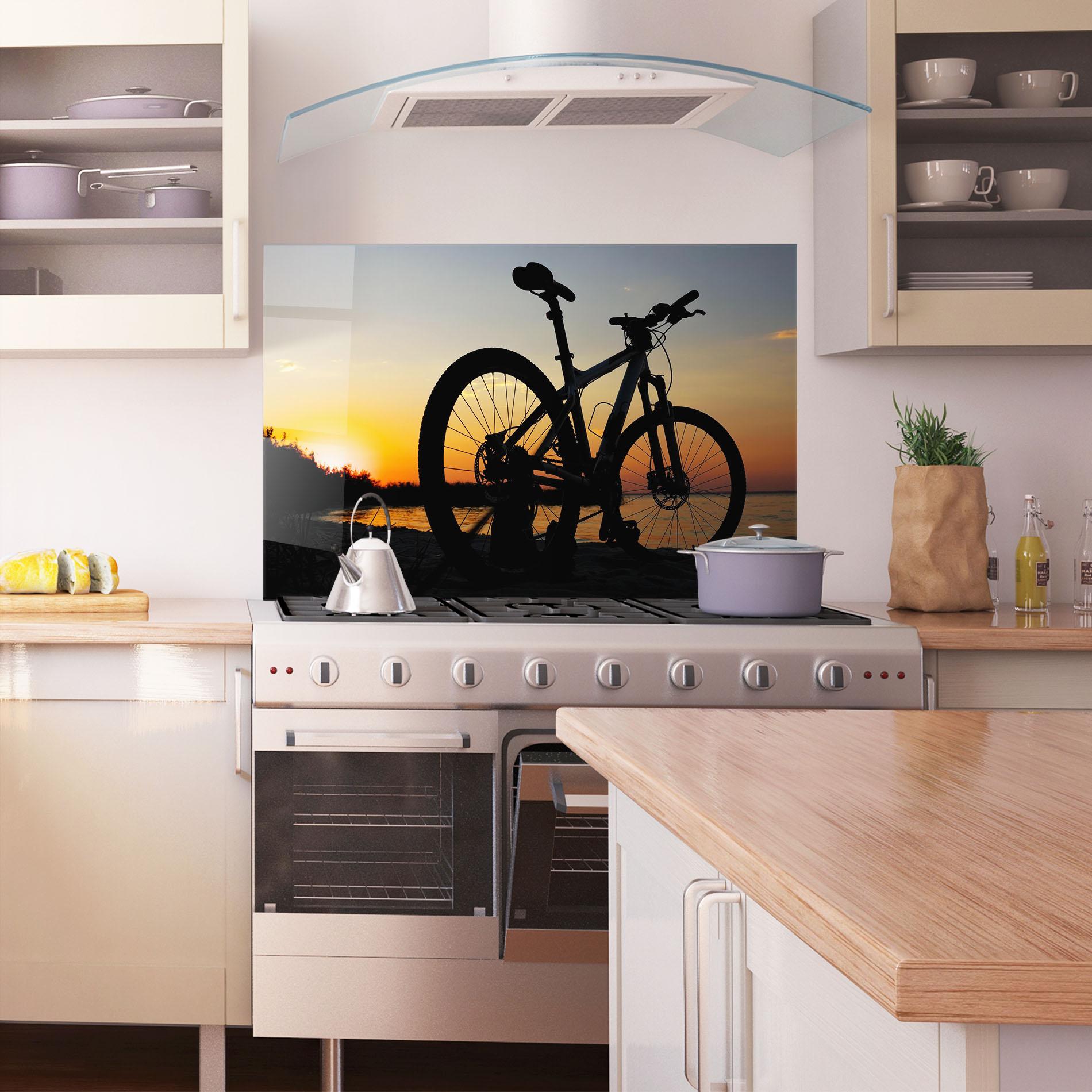 Küchenrückwand Glas Beach Bike Silhouette mockup 1
