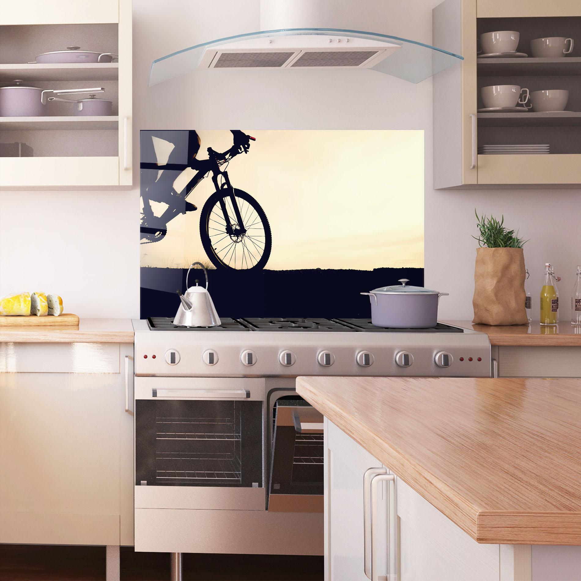 Küchenrückwand Glas Cream Sky Mtb mockup 1