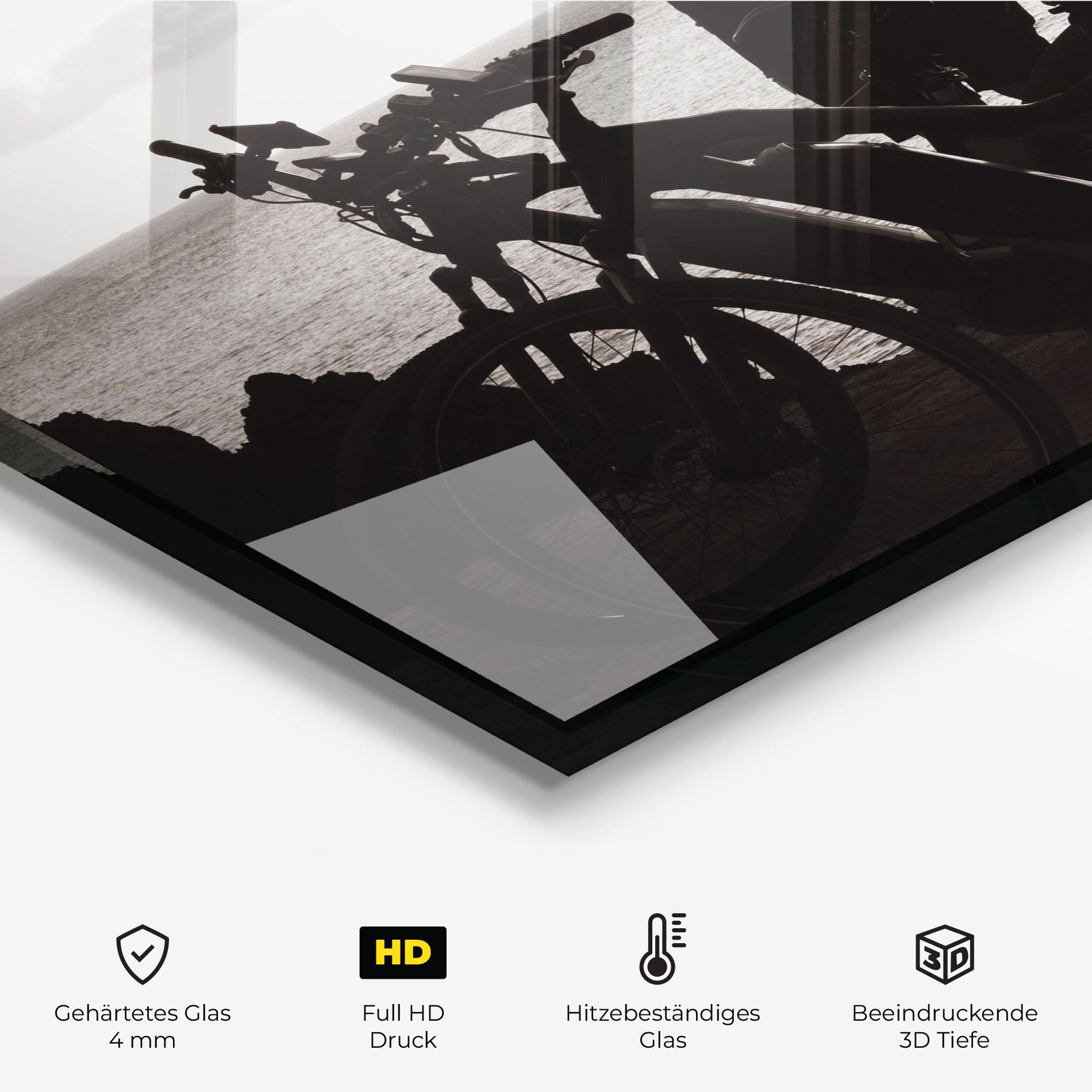 Küchenrückwand Glas Facing Sea Woman mockup 2