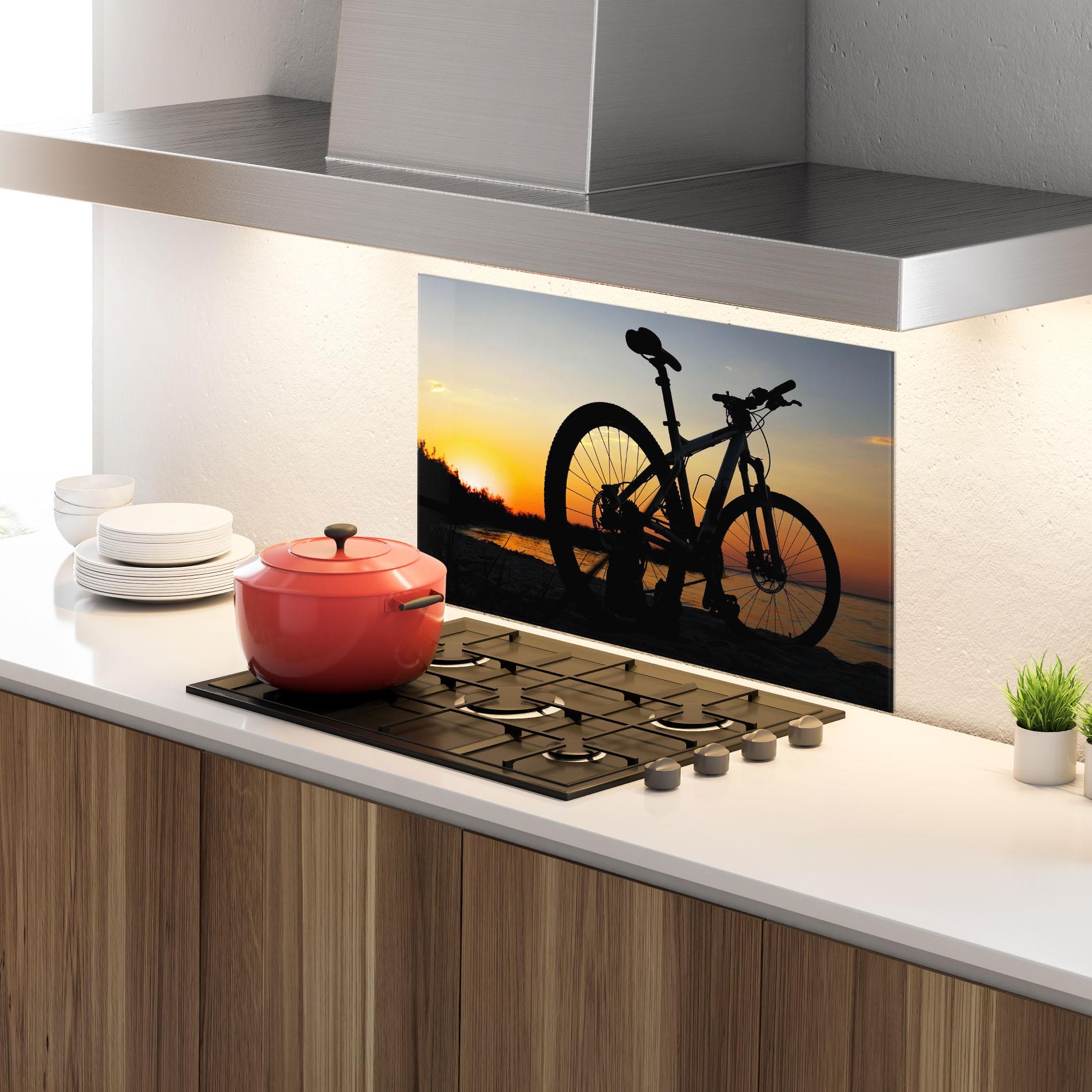 Küchenrückwand Glas Beach Bike Silhouette mockup 4