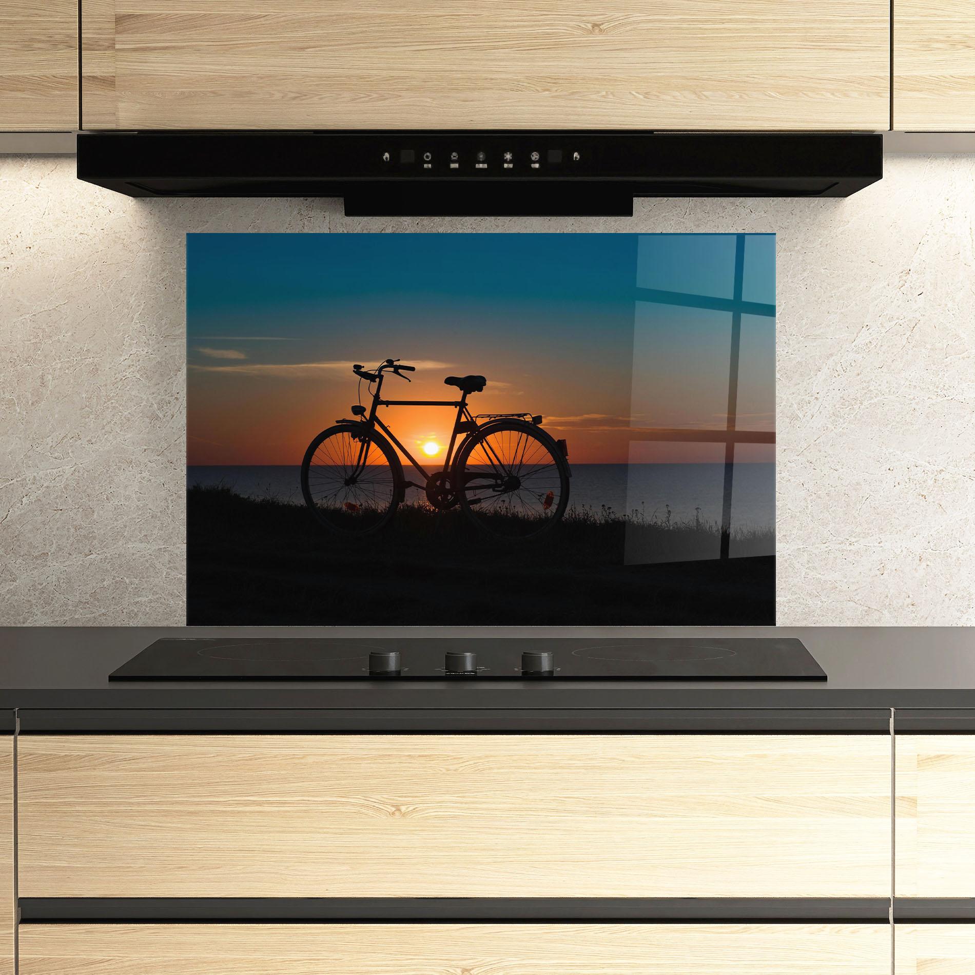 Küchenrückwand Glas Bike Silhouette mockup 3