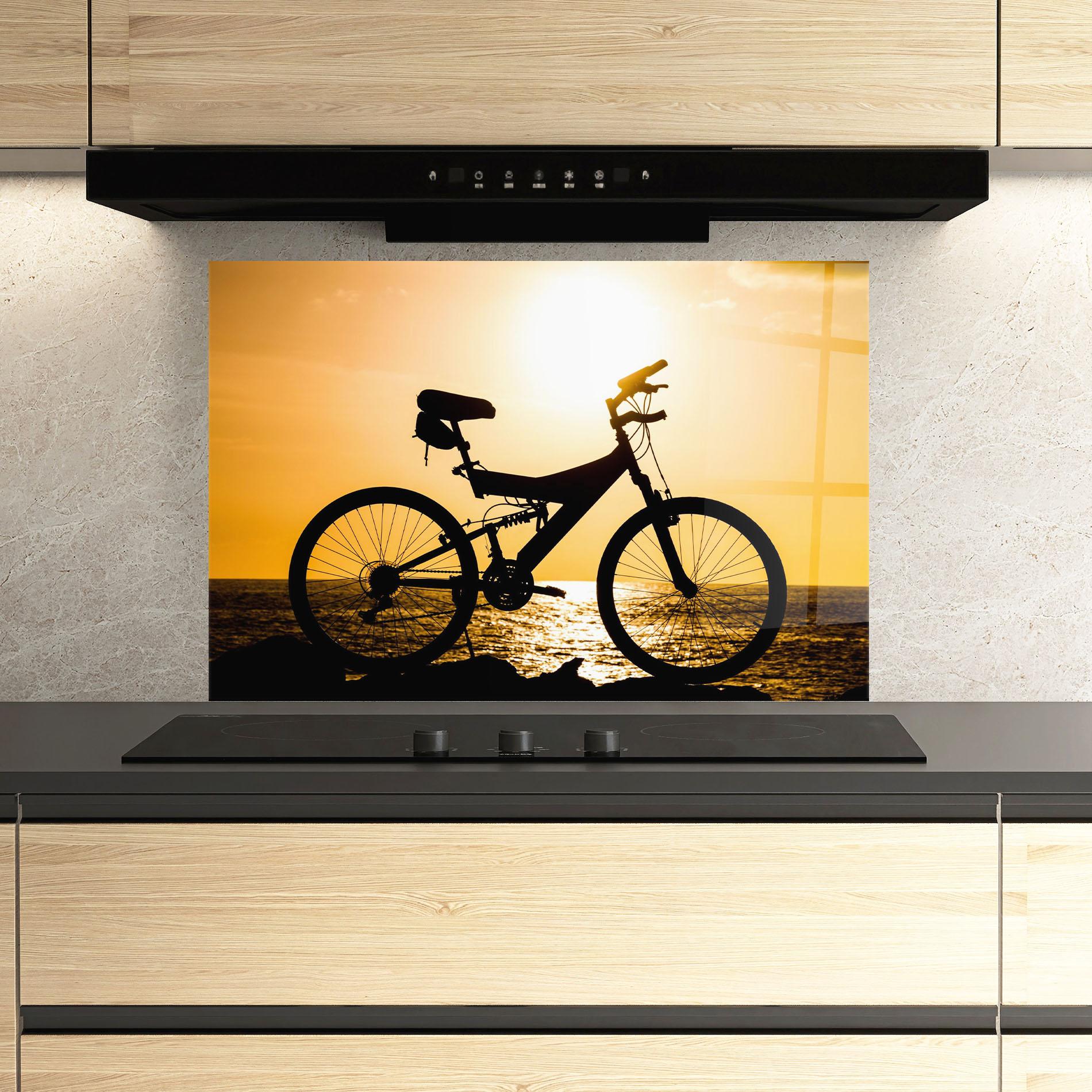 Küchenrückwand Glas Cream Sky Bike mockup 3