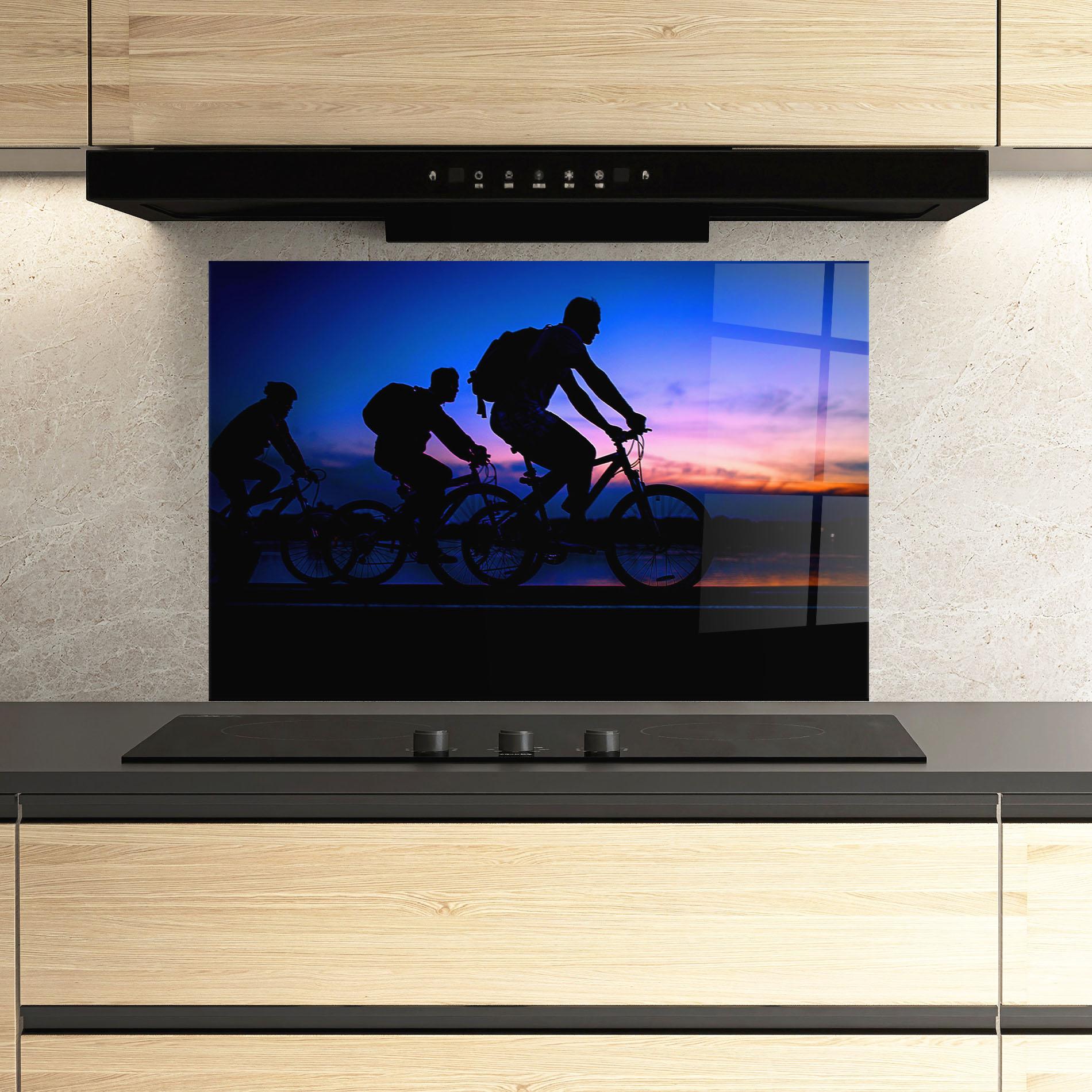 Küchenrückwand Glas Dark Blue Sky Shilouette mockup 3