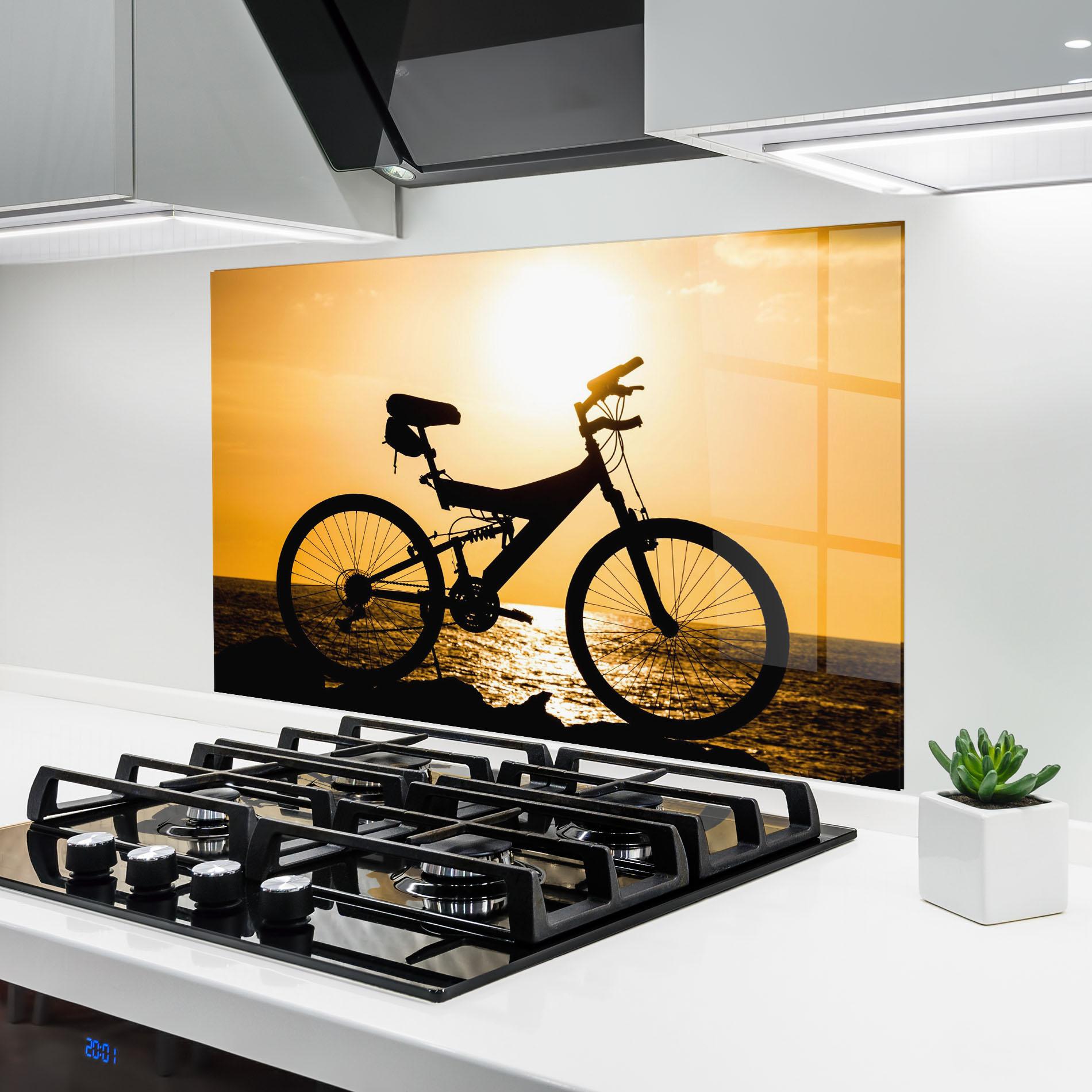 Küchenrückwand Glas Cream Sky Bike mockup 6