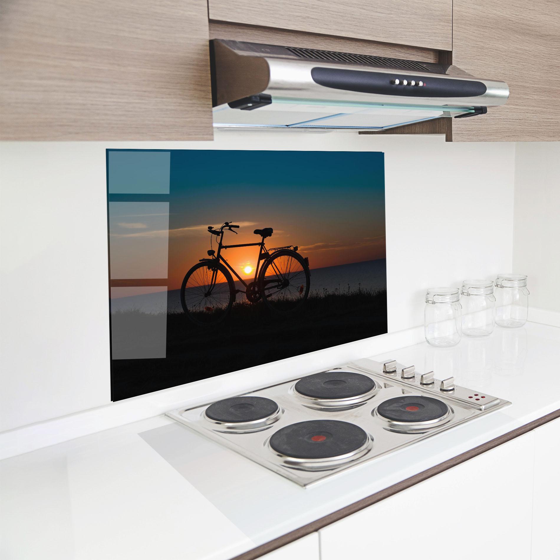 Küchenrückwand Glas Bike Silhouette mockup 8