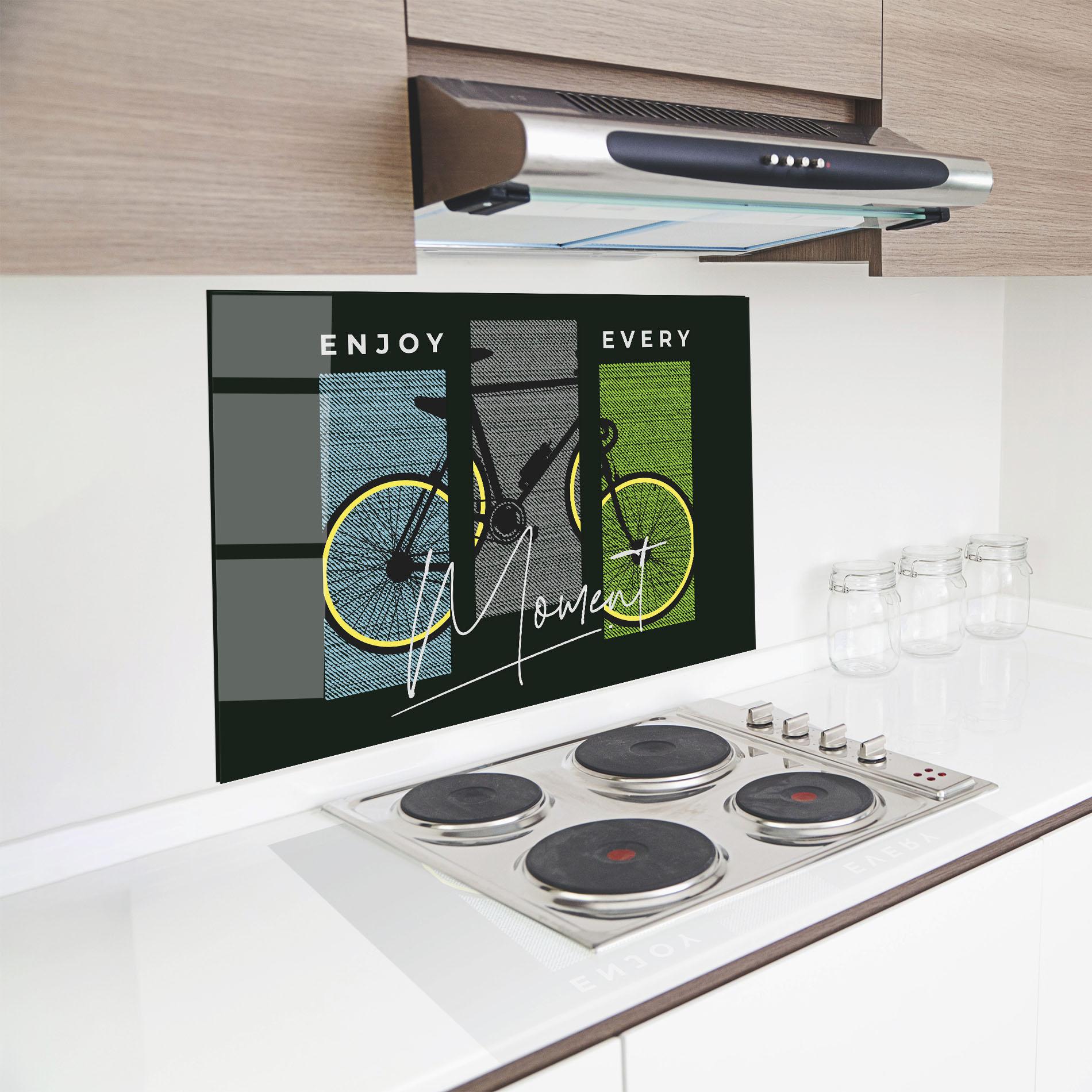 Küchenrückwand Glas Moment Bike mockup 8