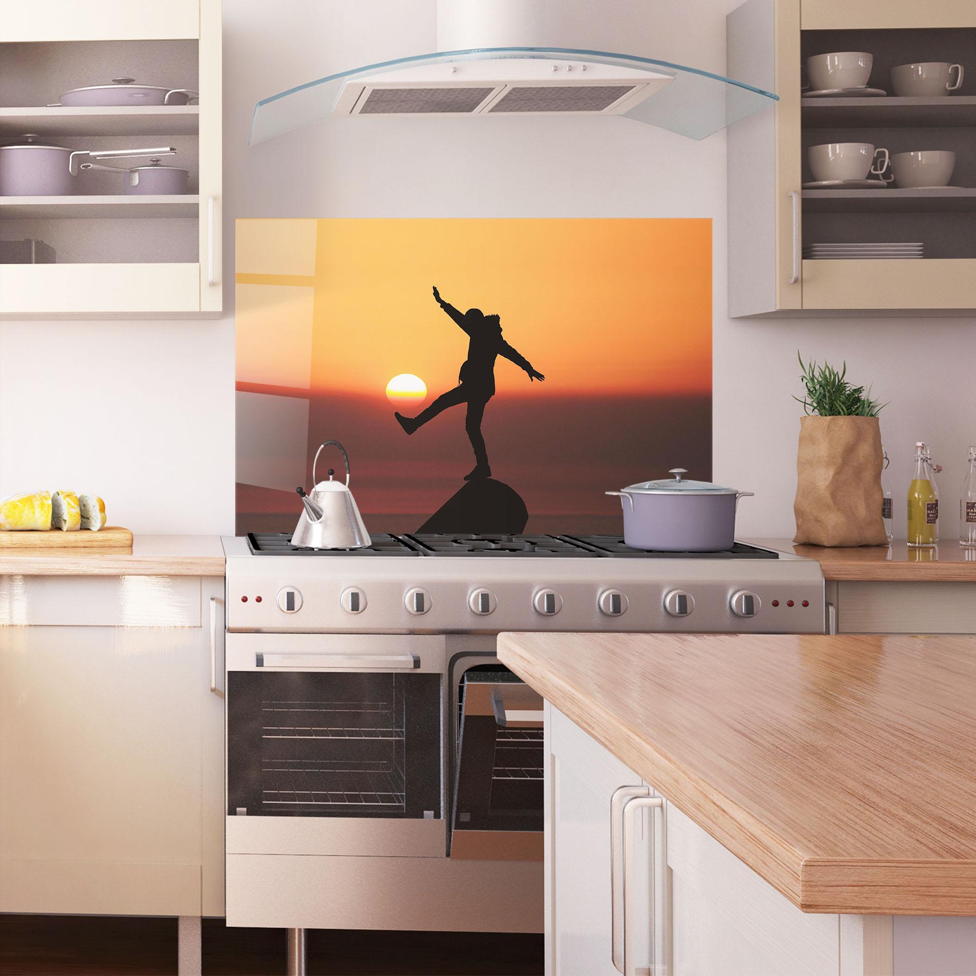 Küchenrückwand Glas Football With The Sun mockup 1