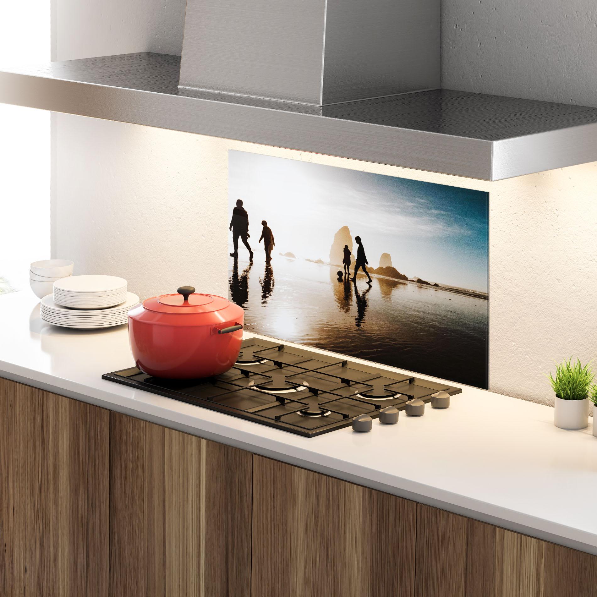 Küchenrückwand Glas Football On Water mockup 4