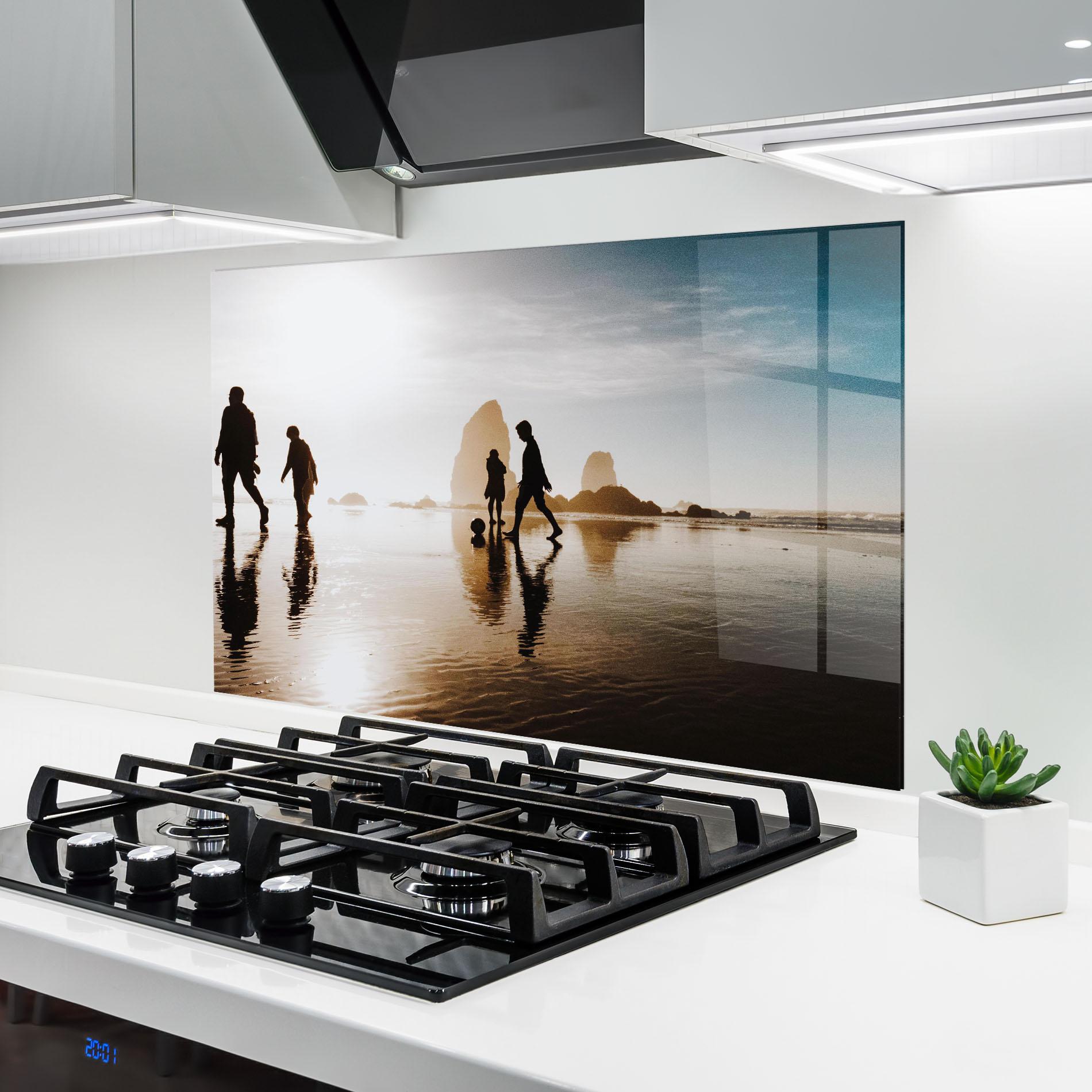 Küchenrückwand Glas Football On Water mockup 6