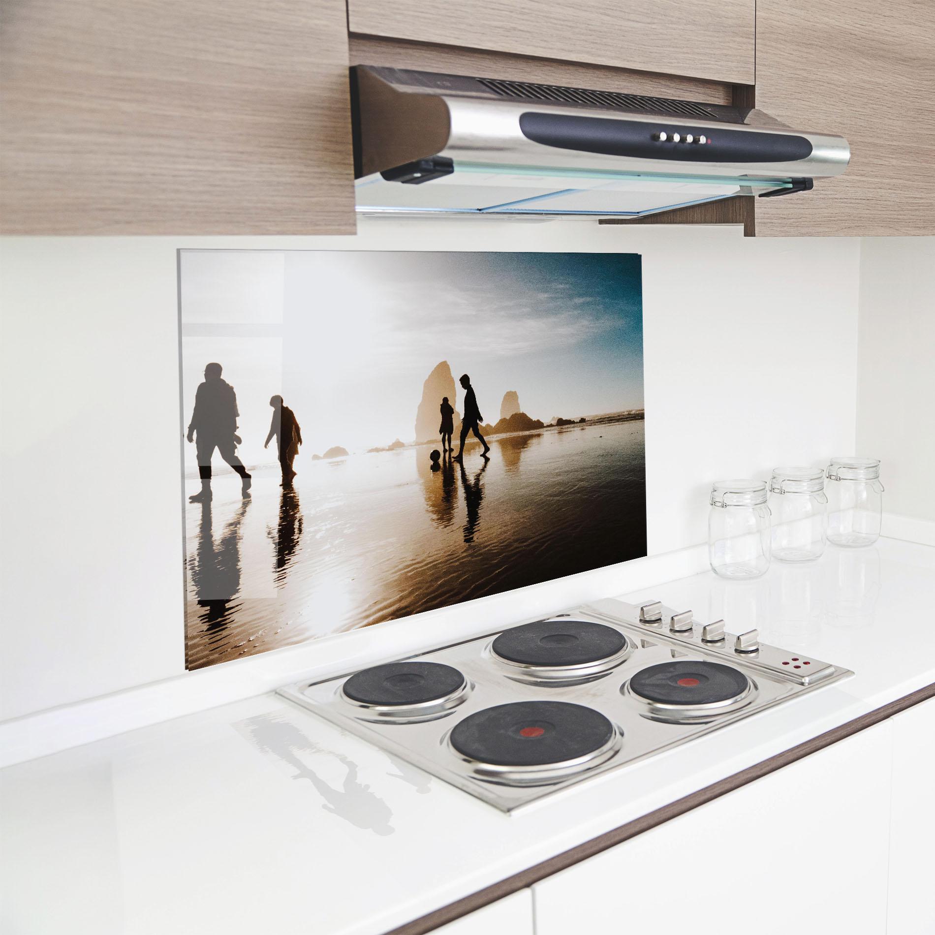 Küchenrückwand Glas Football On Water mockup 8