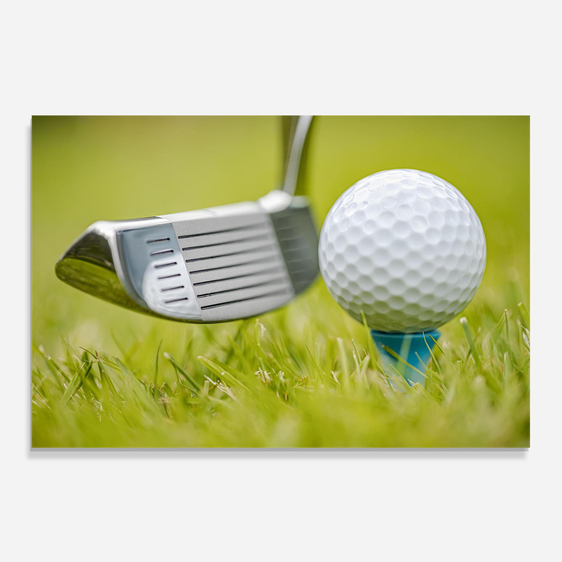 Küchenrückwand Glas Golf Ball Grass mockup 0