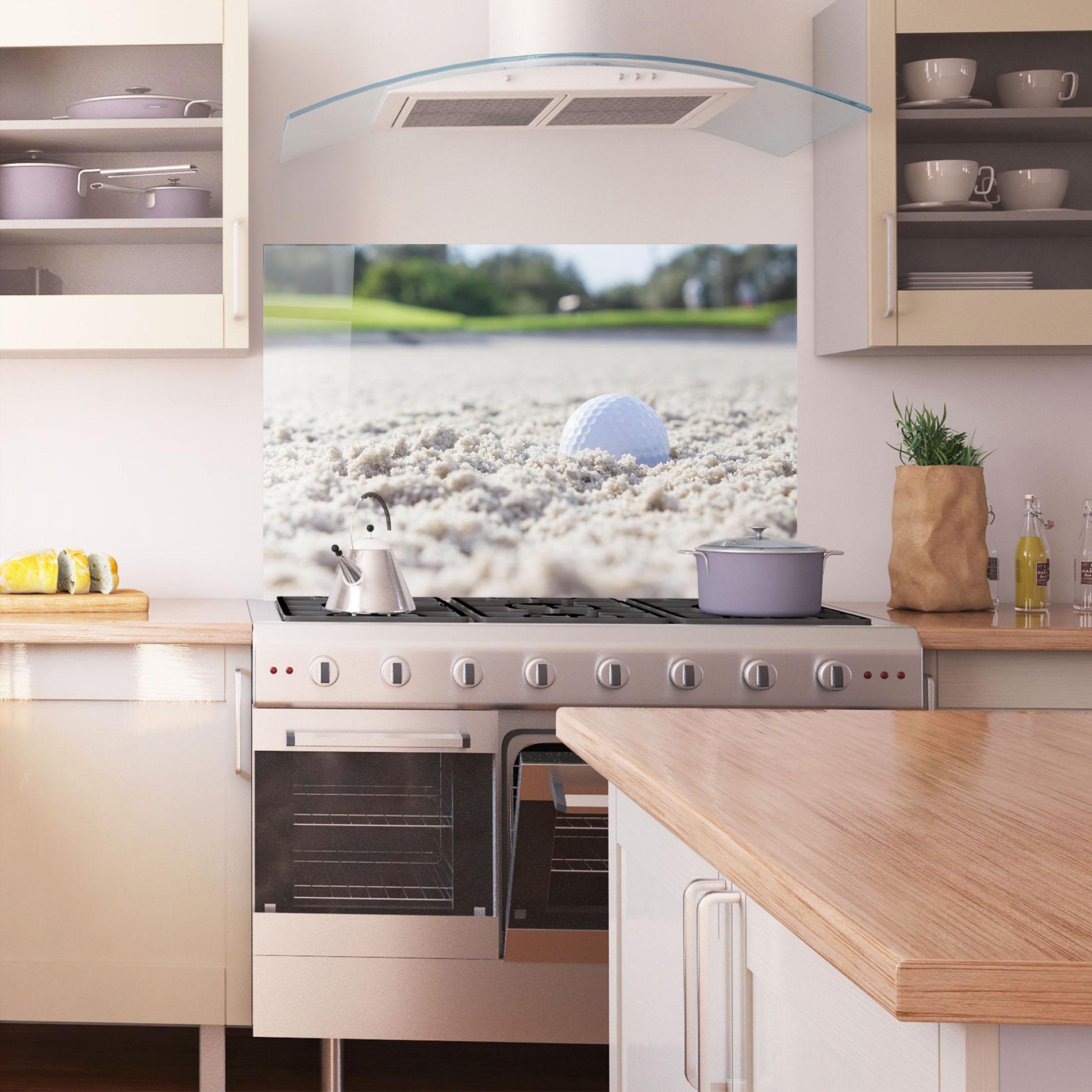 Küchenrückwand Glas Golf Ball In Sand mockup 1