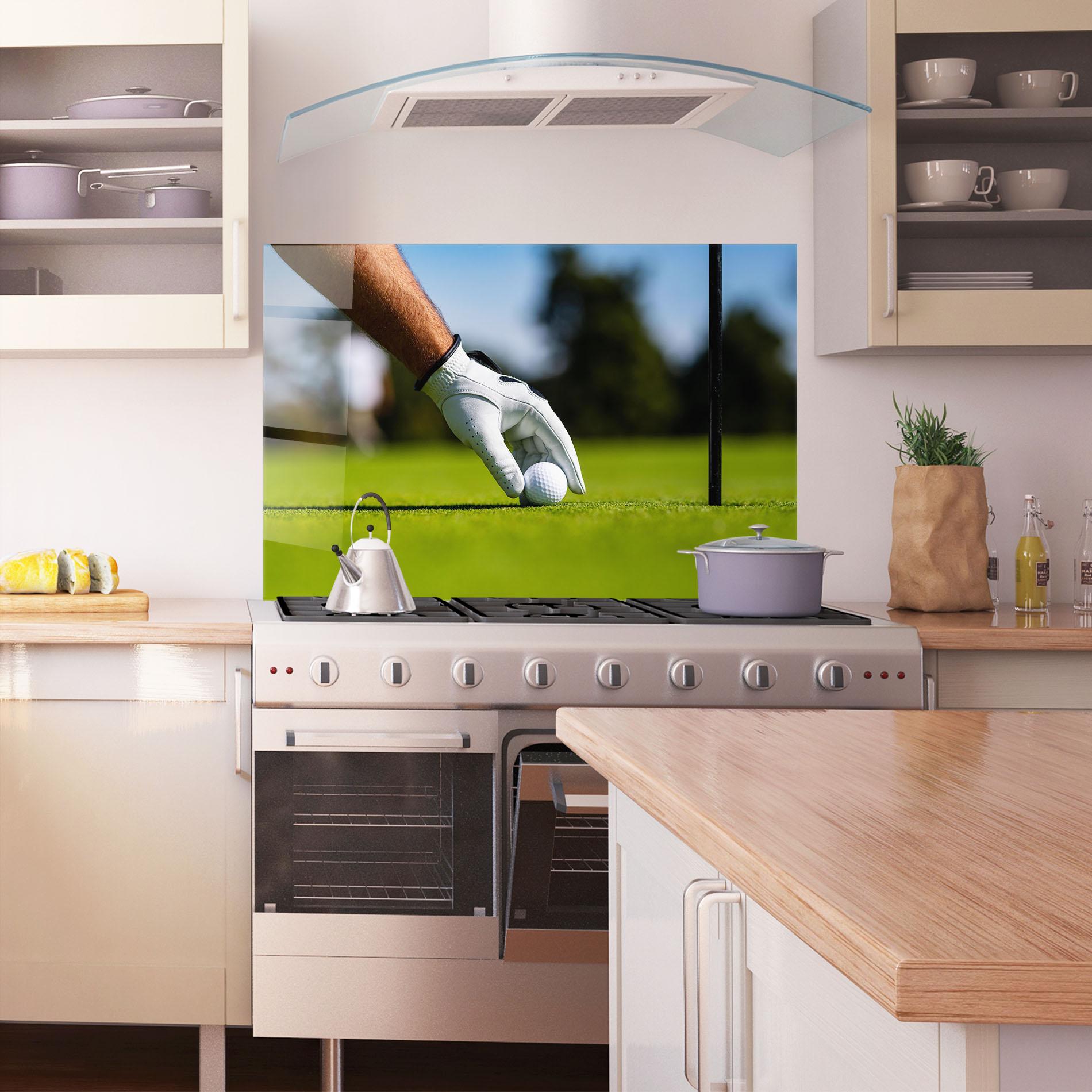 Küchenrückwand Glas Golfer Man mockup 1