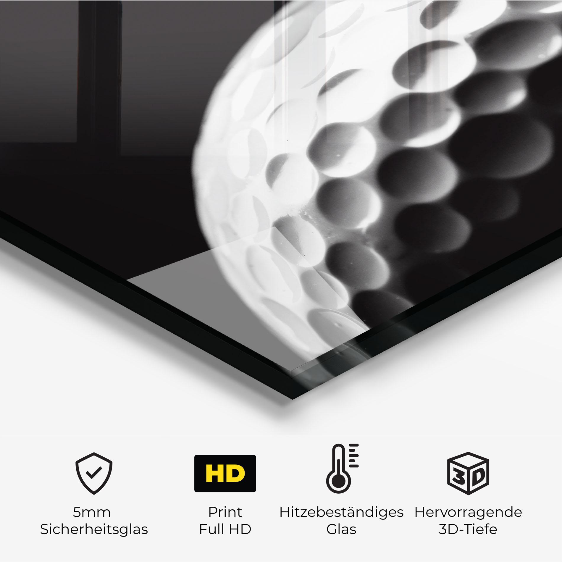 Küchenrückwand Glas Golf Ball Close Up mockup 2