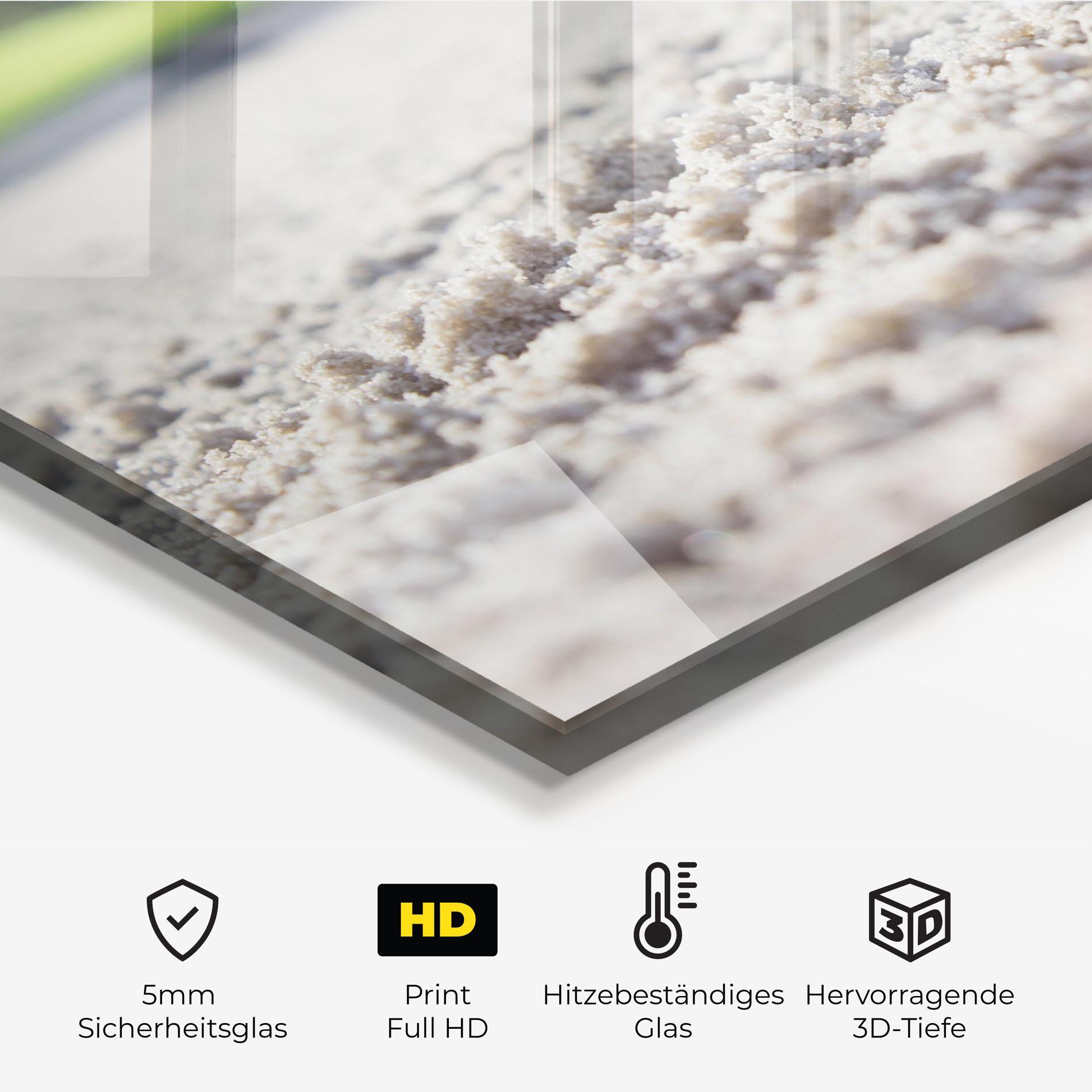 Küchenrückwand Glas Golf Ball In Sand mockup 2