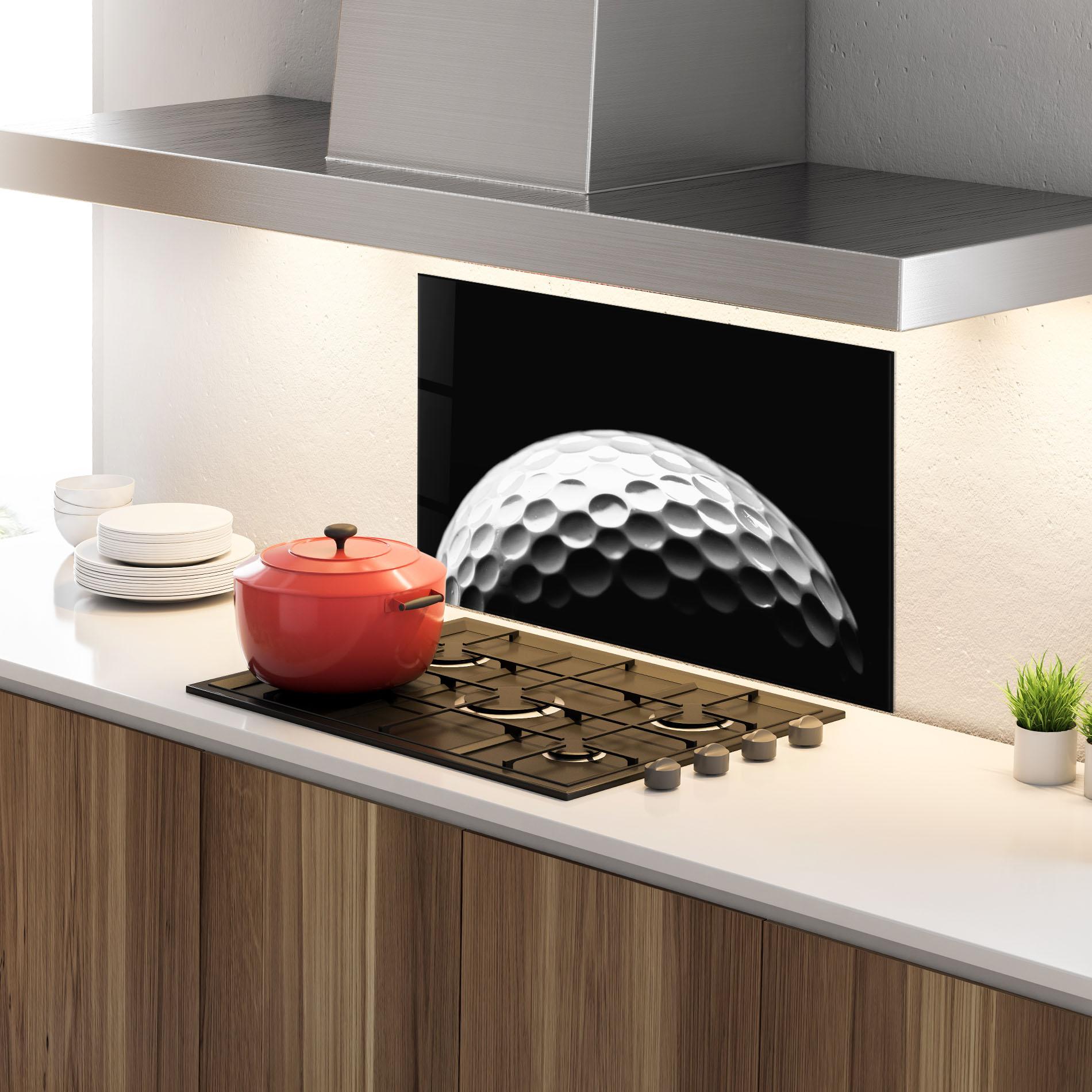 Küchenrückwand Glas Golf Ball Close Up mockup 4