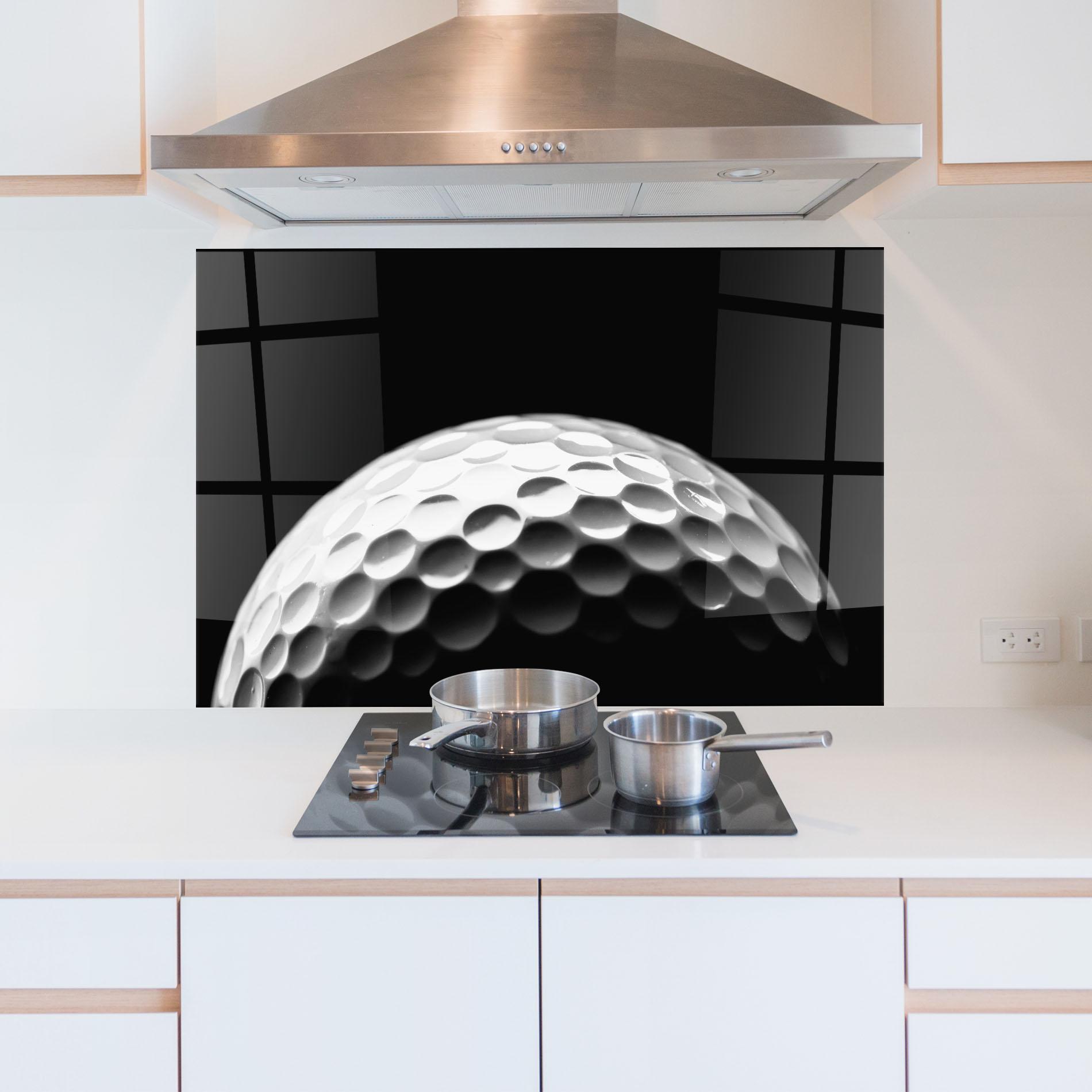 Küchenrückwand Glas Golf Ball Close Up mockup 5