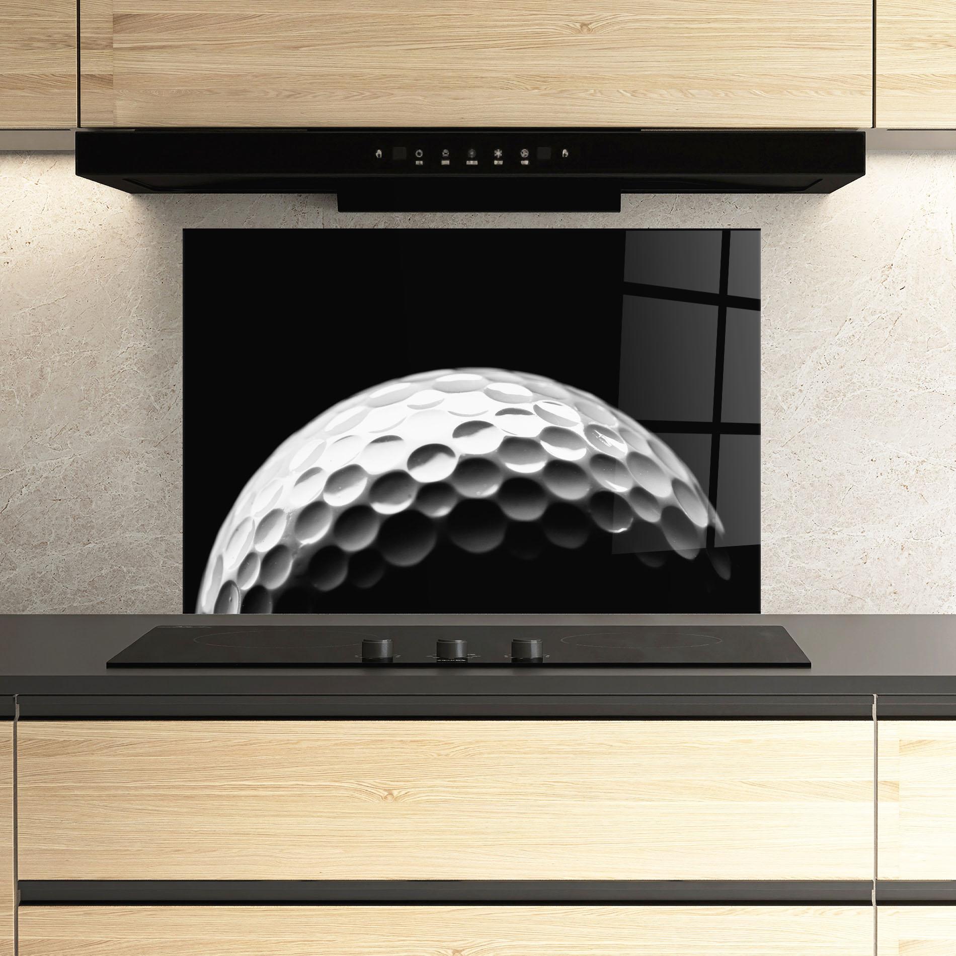Küchenrückwand Glas Golf Ball Close Up mockup 3