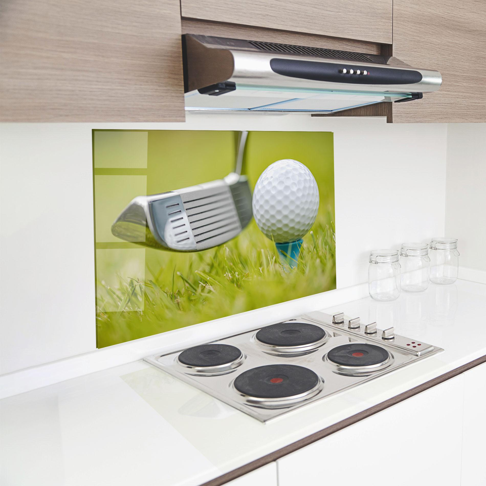 Küchenrückwand Glas Golf Ball Grass mockup 8