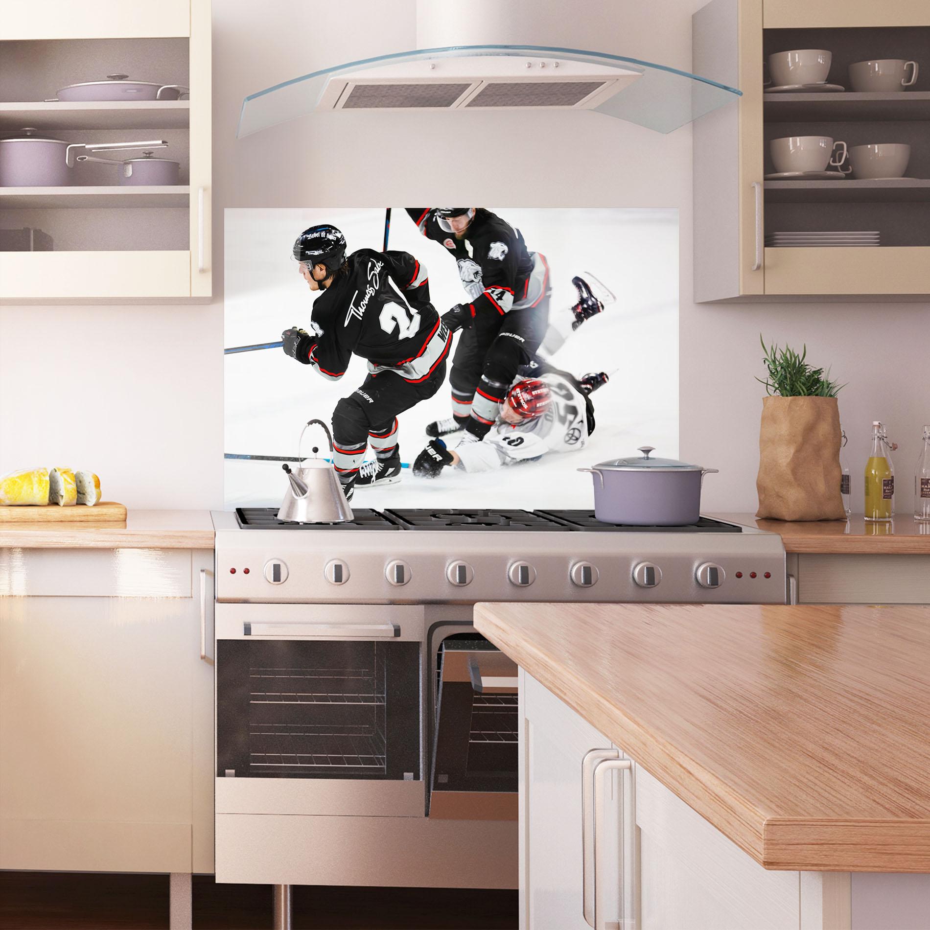 Küchenrückwand Glas Breakaway Boss mockup 1