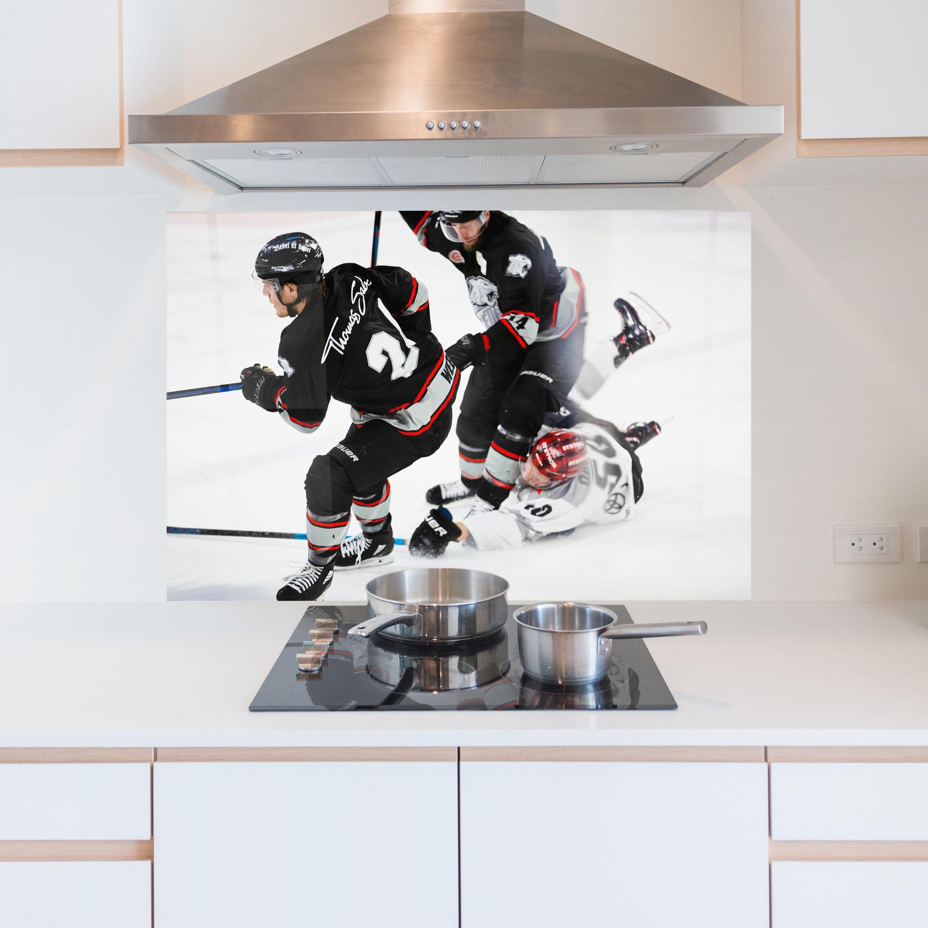 Küchenrückwand Glas Breakaway Boss mockup 5