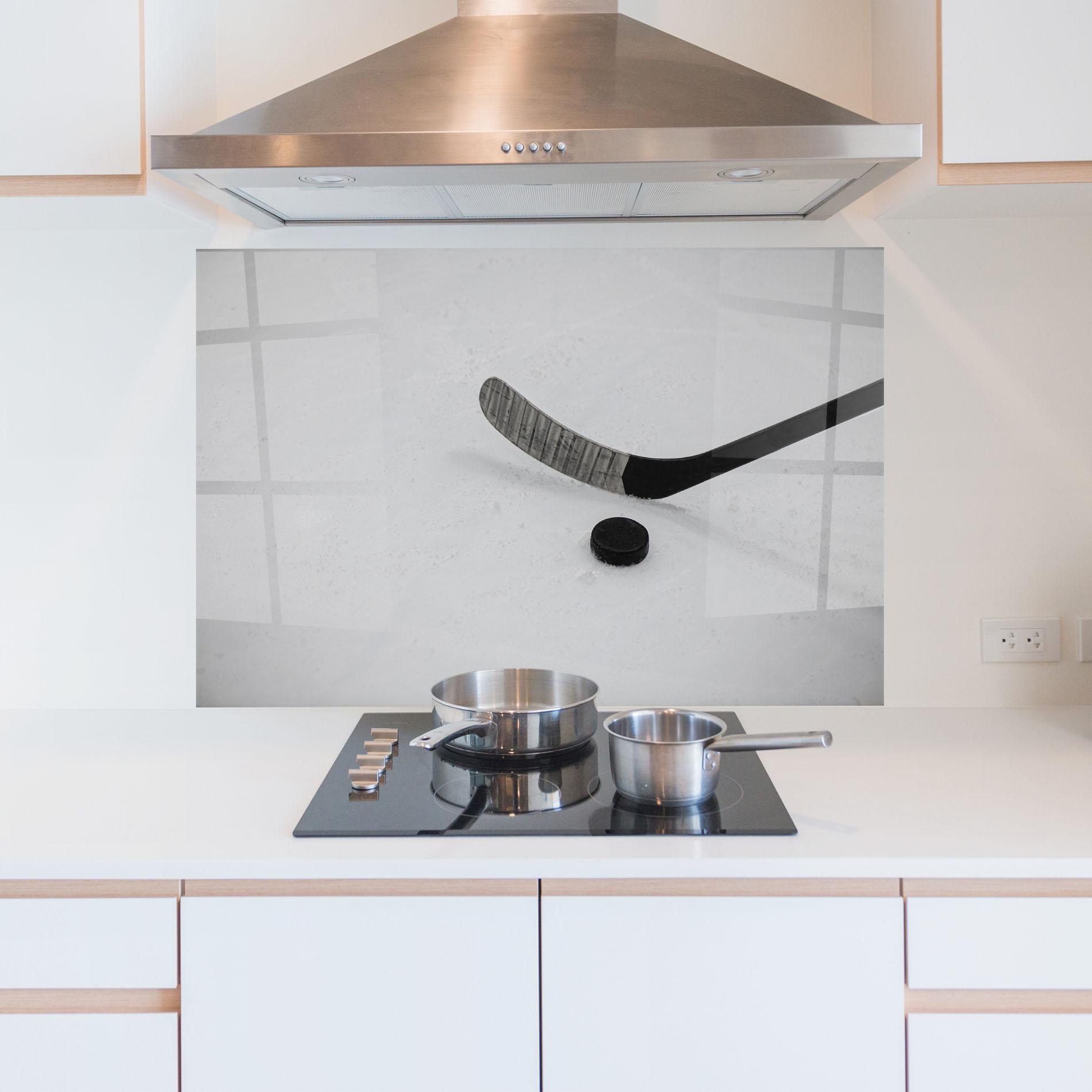 Küchenrückwand Glas Hockey Puck mockup 5