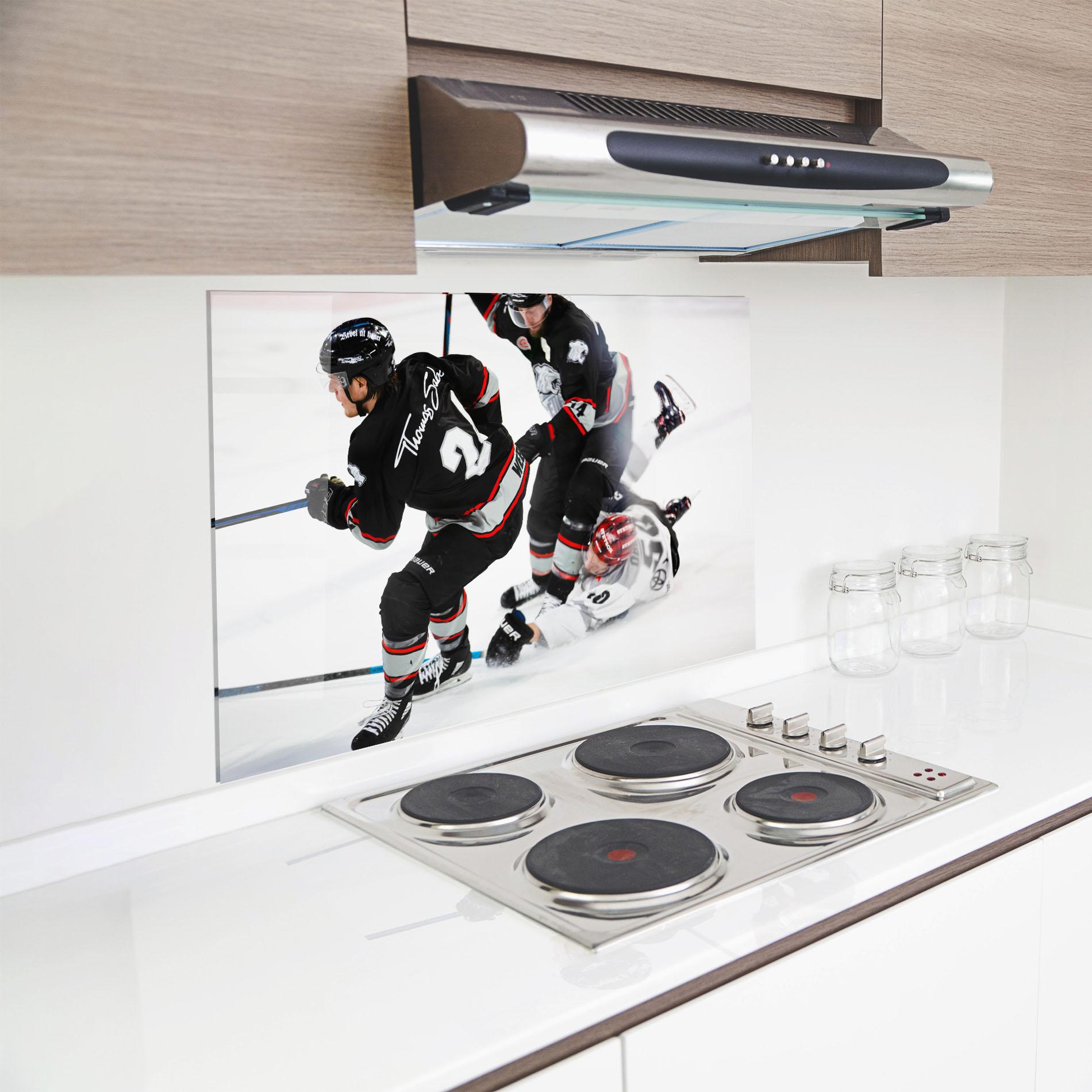 Küchenrückwand Glas Breakaway Boss mockup 8