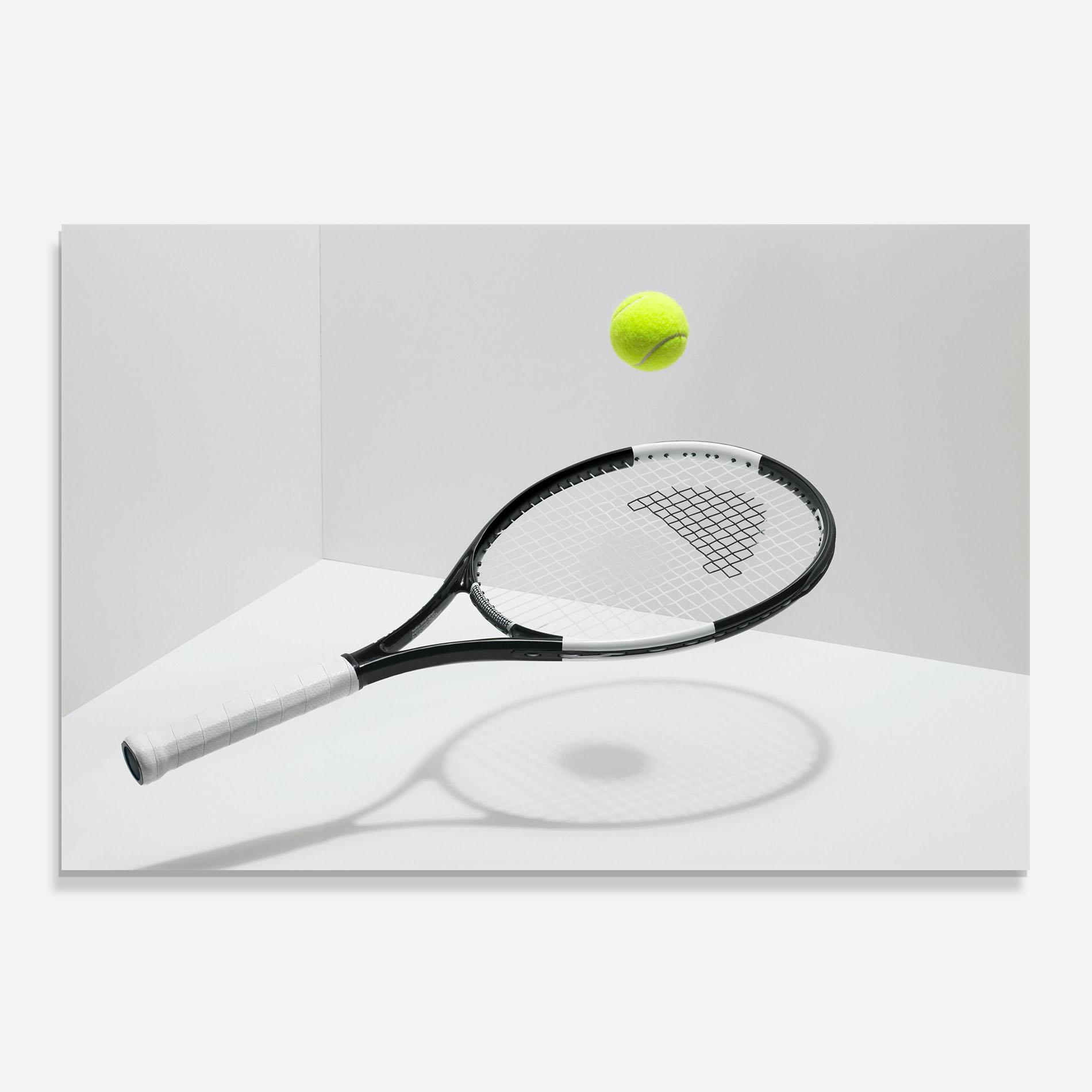 Küchenrückwand Glas Floating Tennis Racket mockup 0