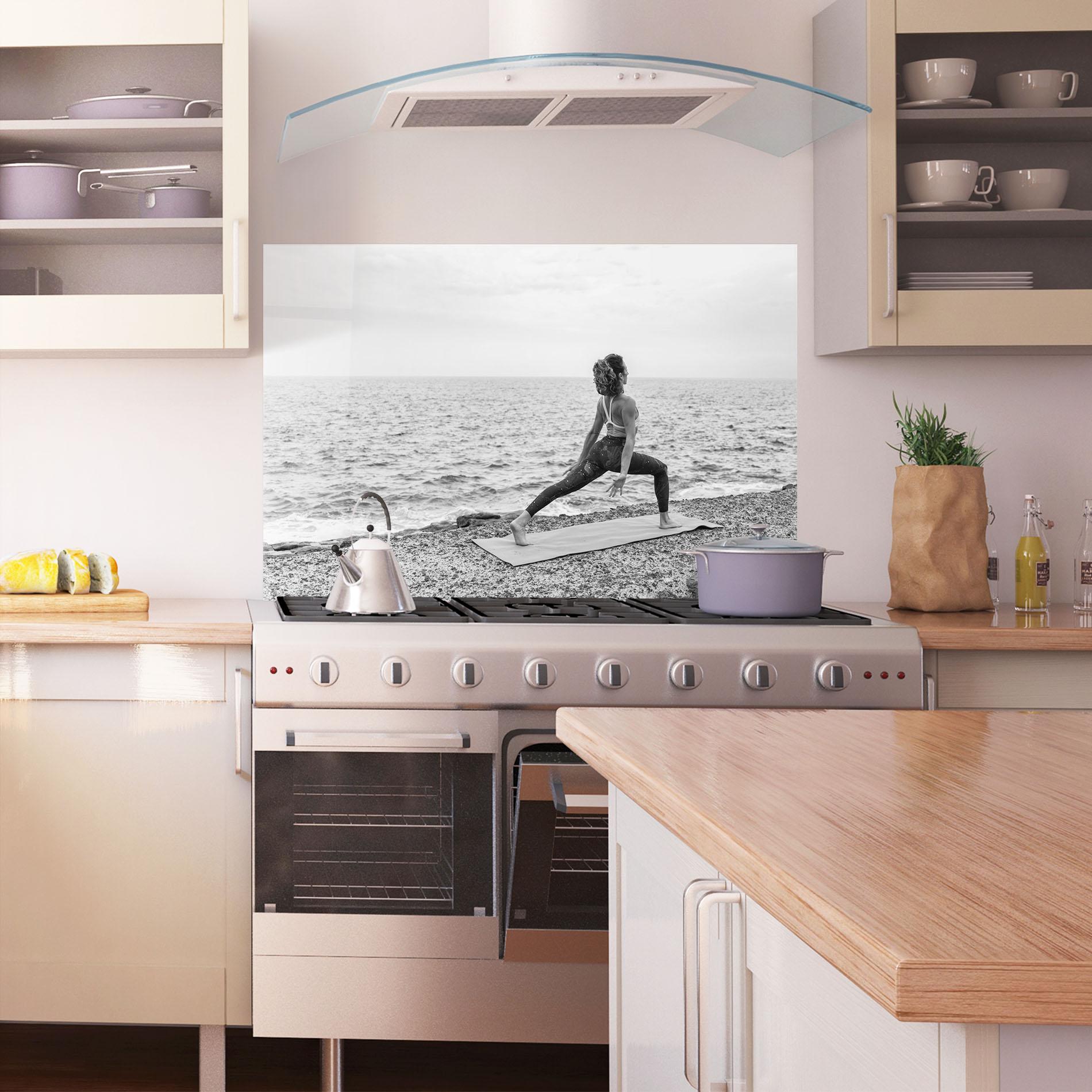 Küchenrückwand Glas Blissful Balance mockup 1