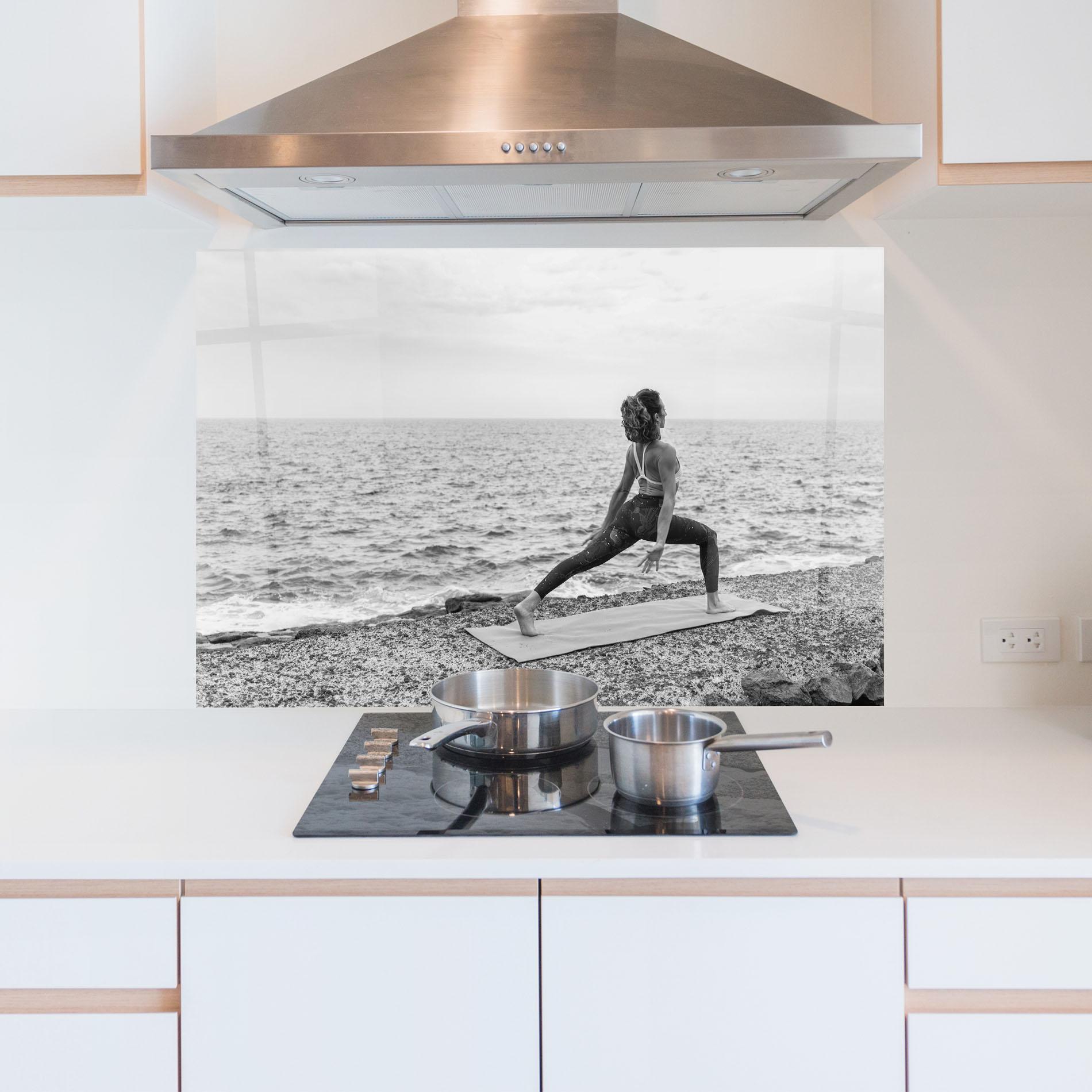 Küchenrückwand Glas Blissful Balance mockup 5