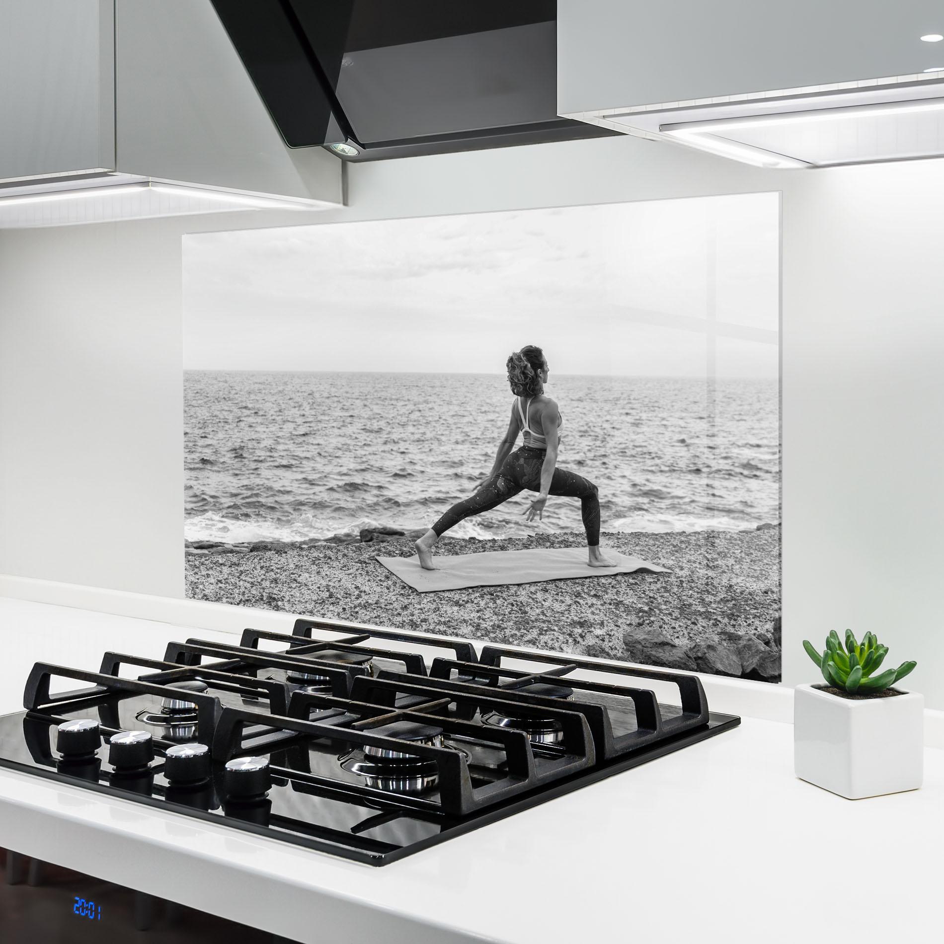 Küchenrückwand Glas Blissful Balance mockup 6